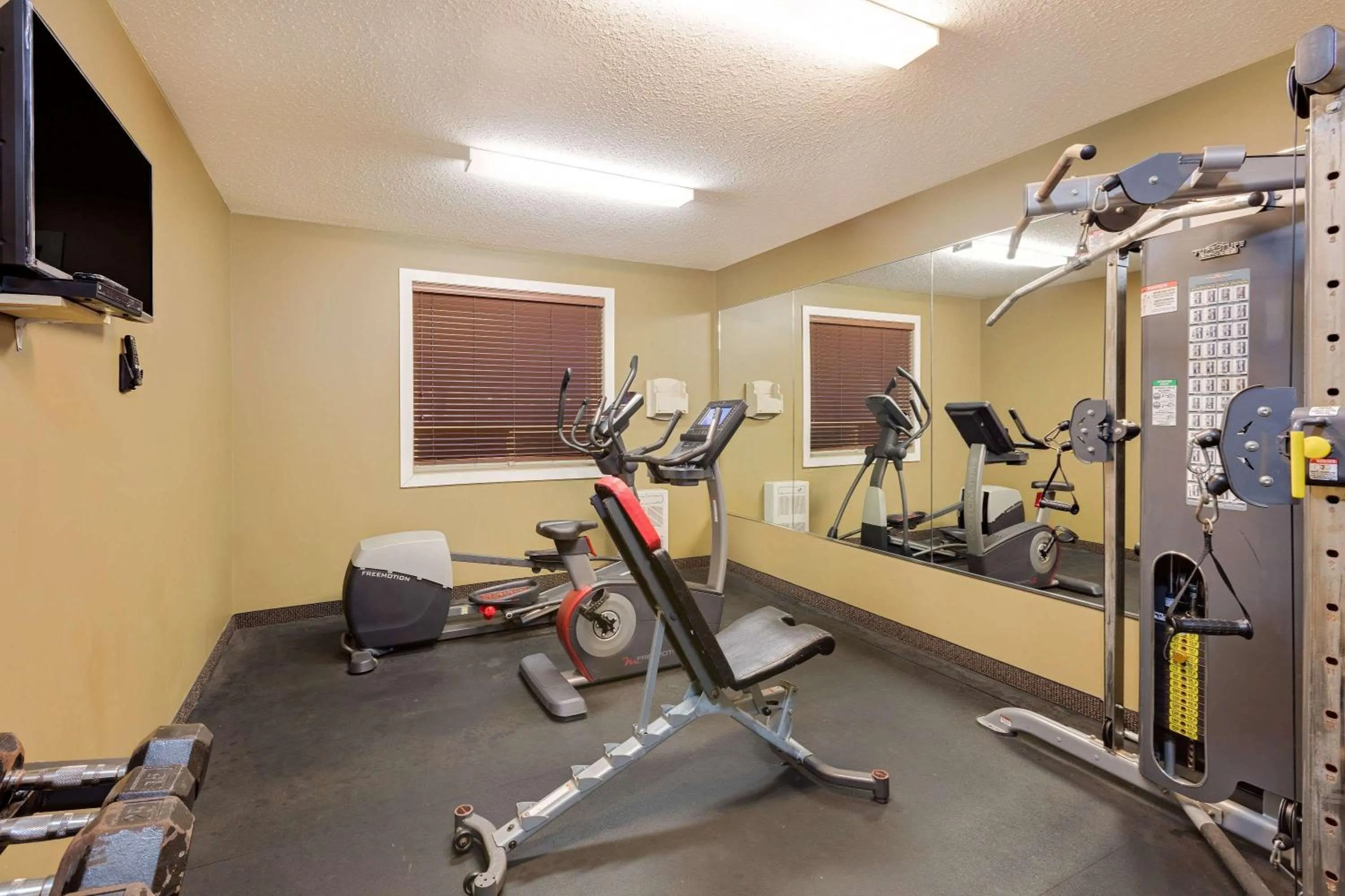 Fitness centre/facilities in Ramada by Wyndham Cold Lake