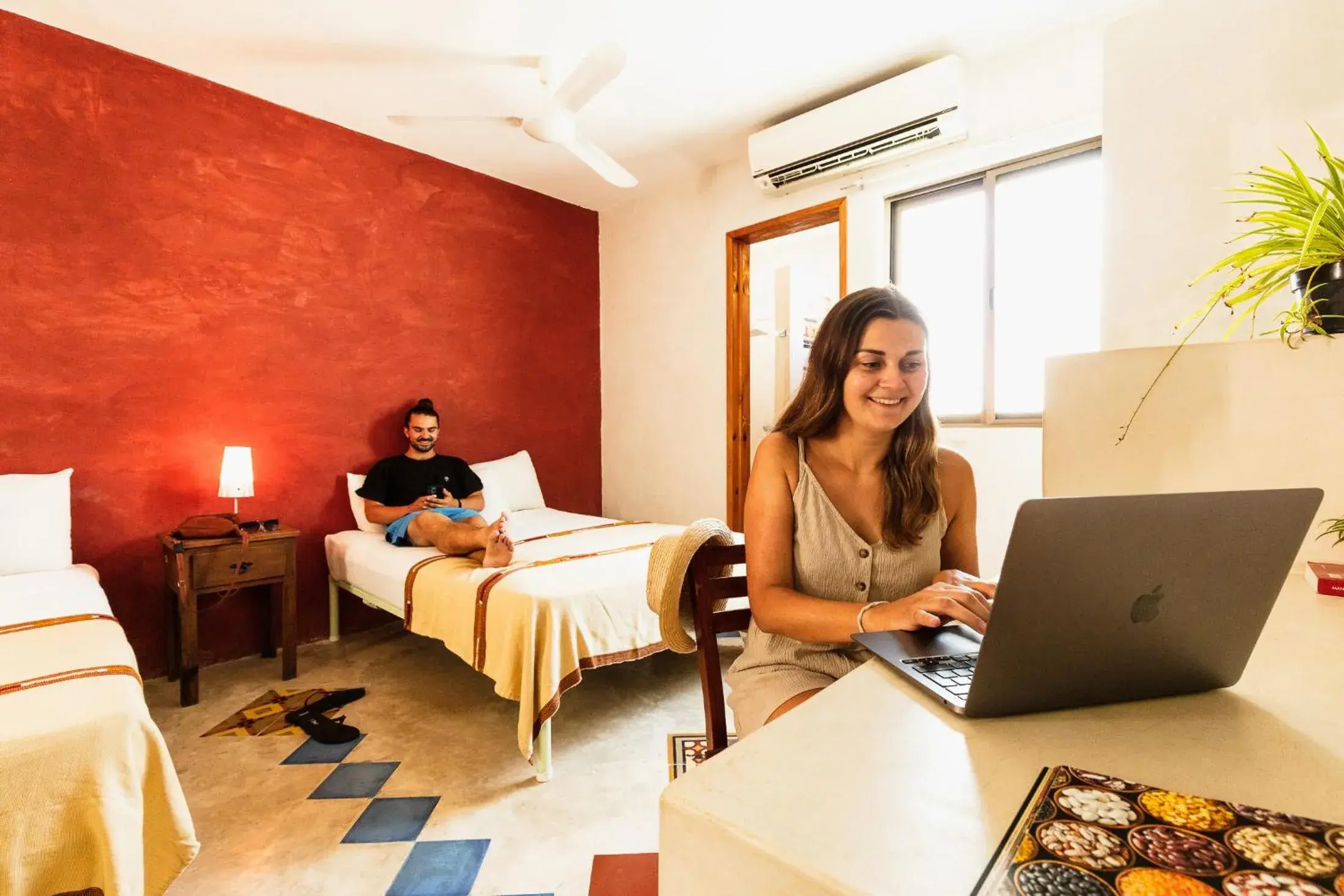 Double Room with 2 Double Beds and Garden View in Che Nomadas Mérida Hostel Double Room with 2 Double Beds and Garden View in Che Nomadas Mérida Hostel