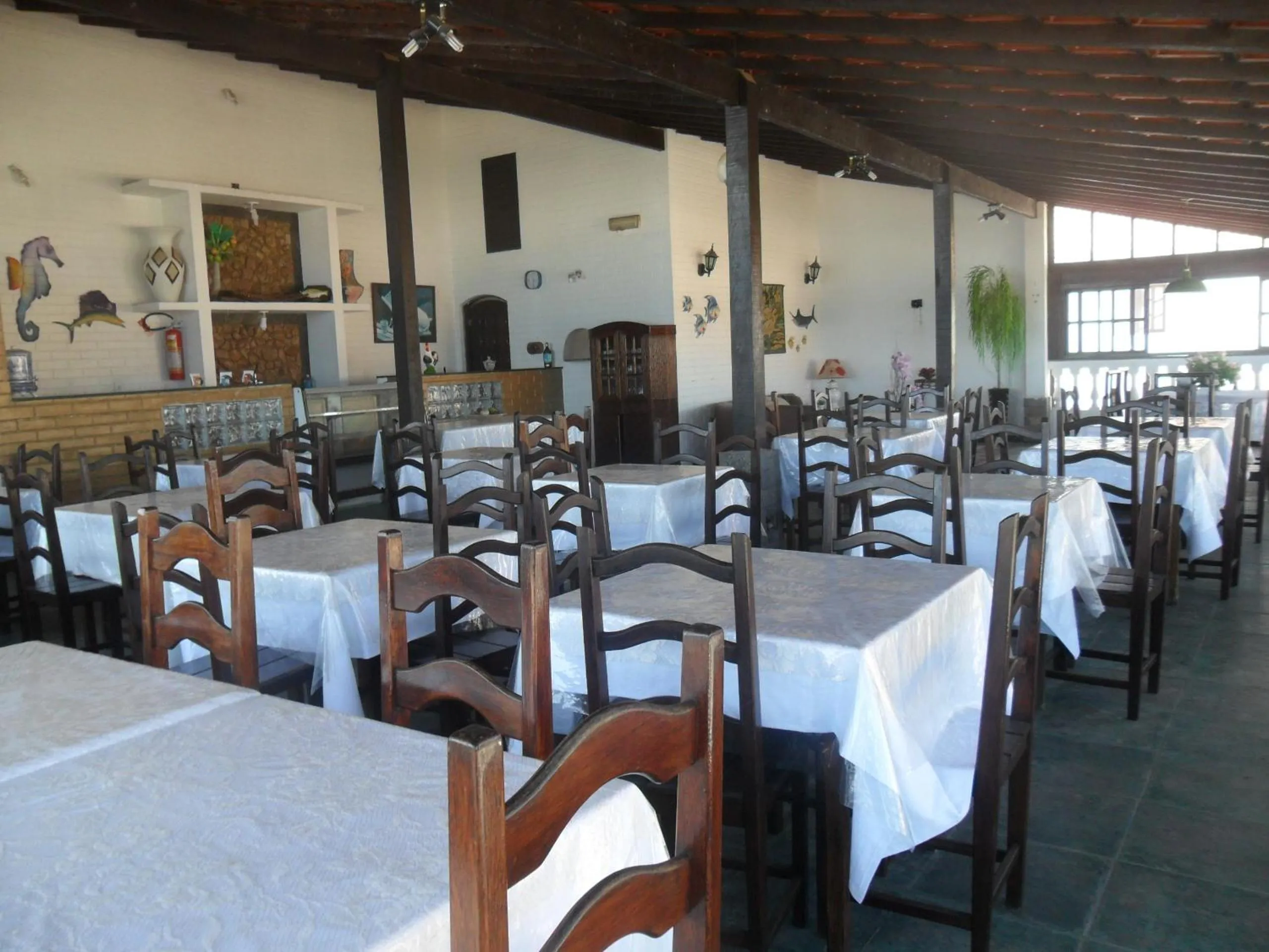 Restaurant/places to eat in Pousada Pratagy
