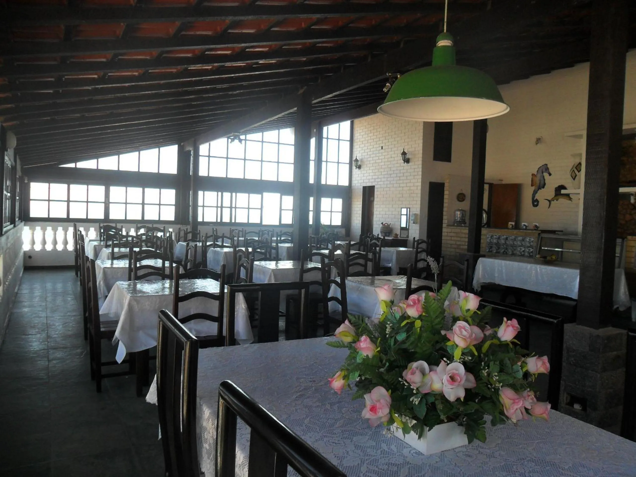 Restaurant/places to eat in Pousada Pratagy