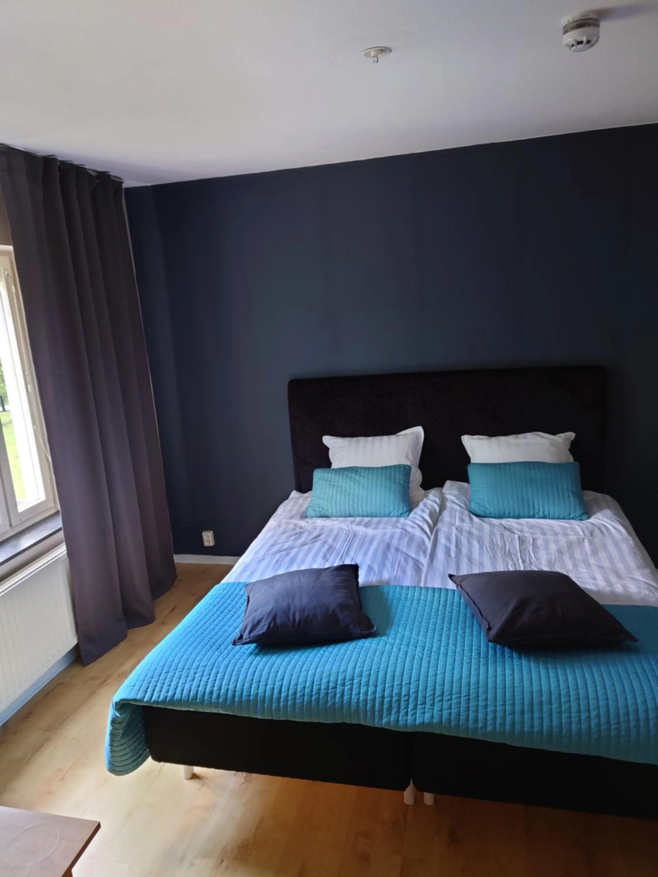 Property building, Bed in Vena Värdshus