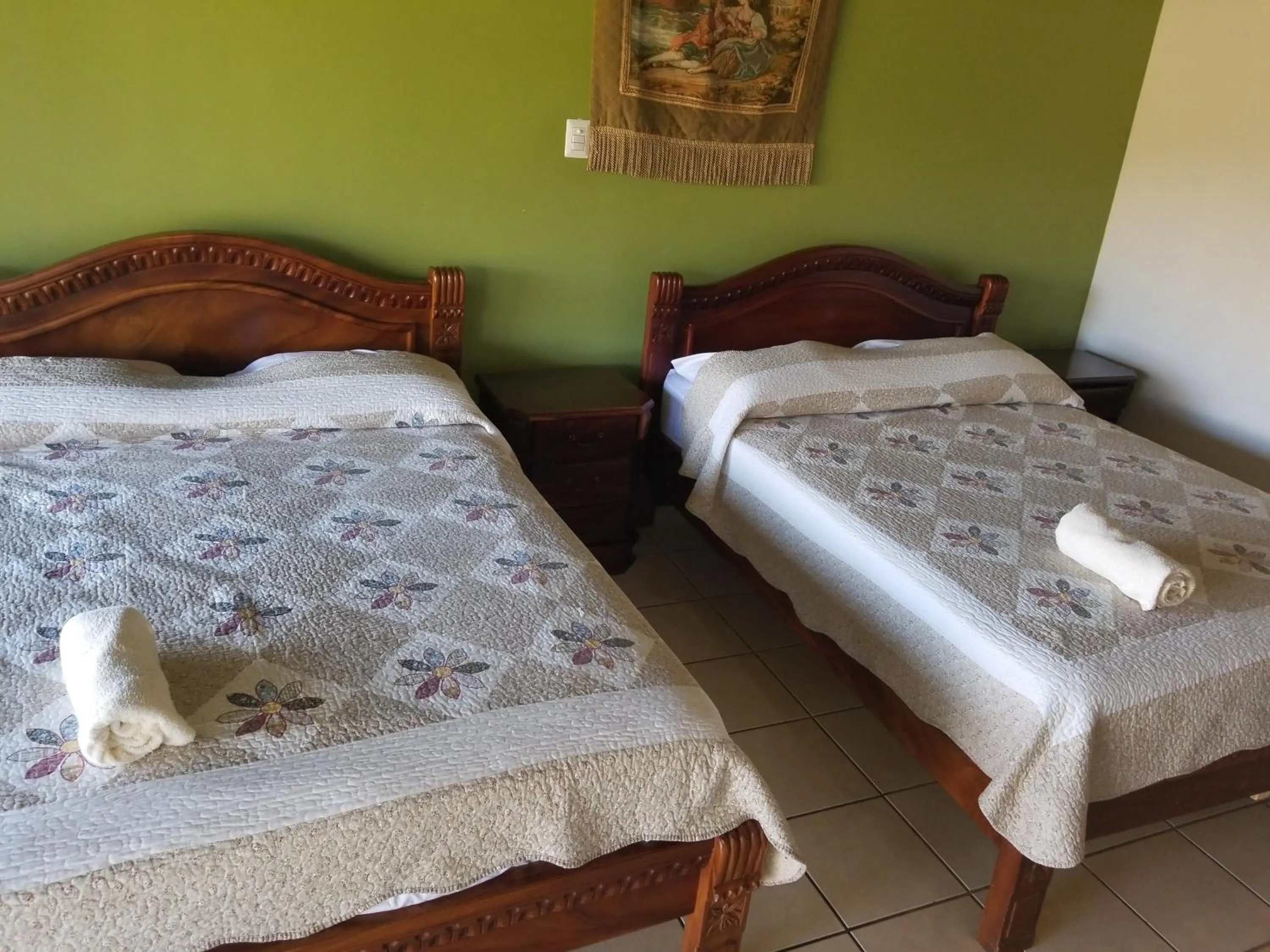 Bed in Hotel Monte Campana Heredia