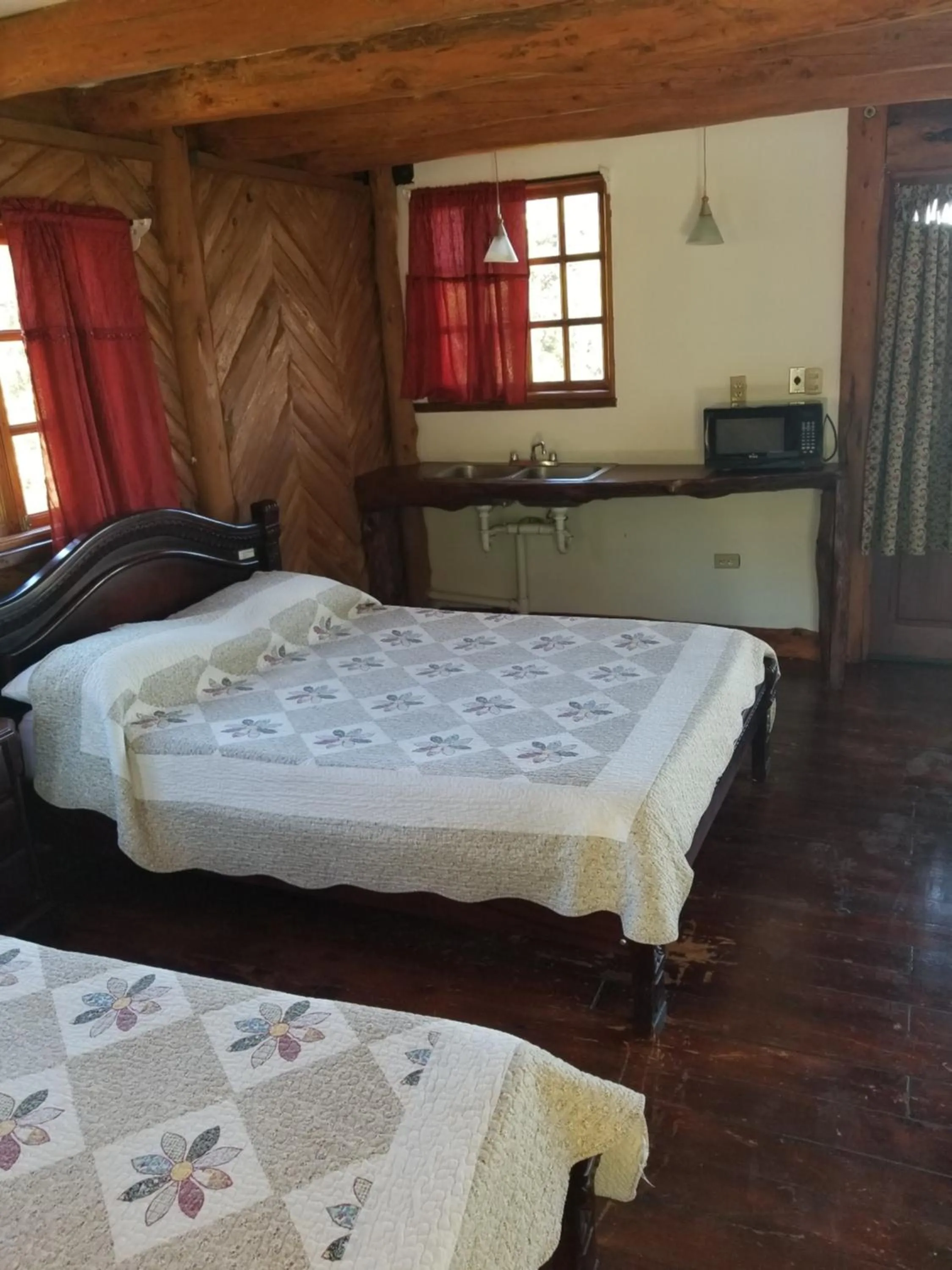 Bed in Hotel Monte Campana Heredia