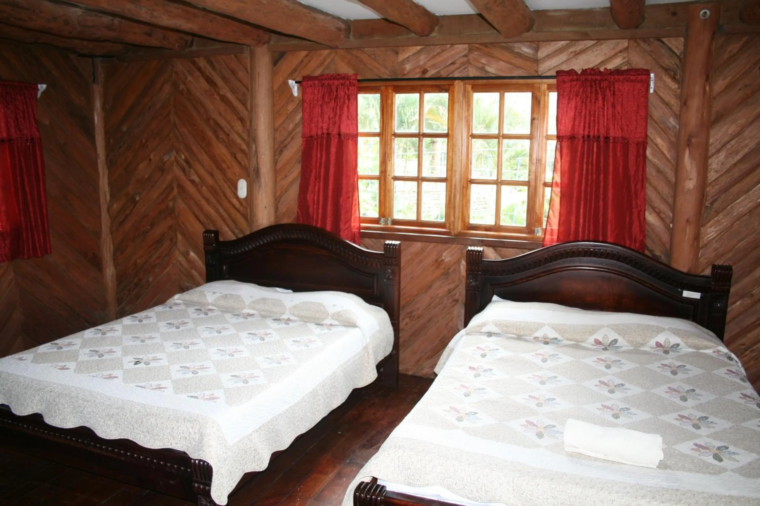 Bed in Hotel Monte Campana Heredia