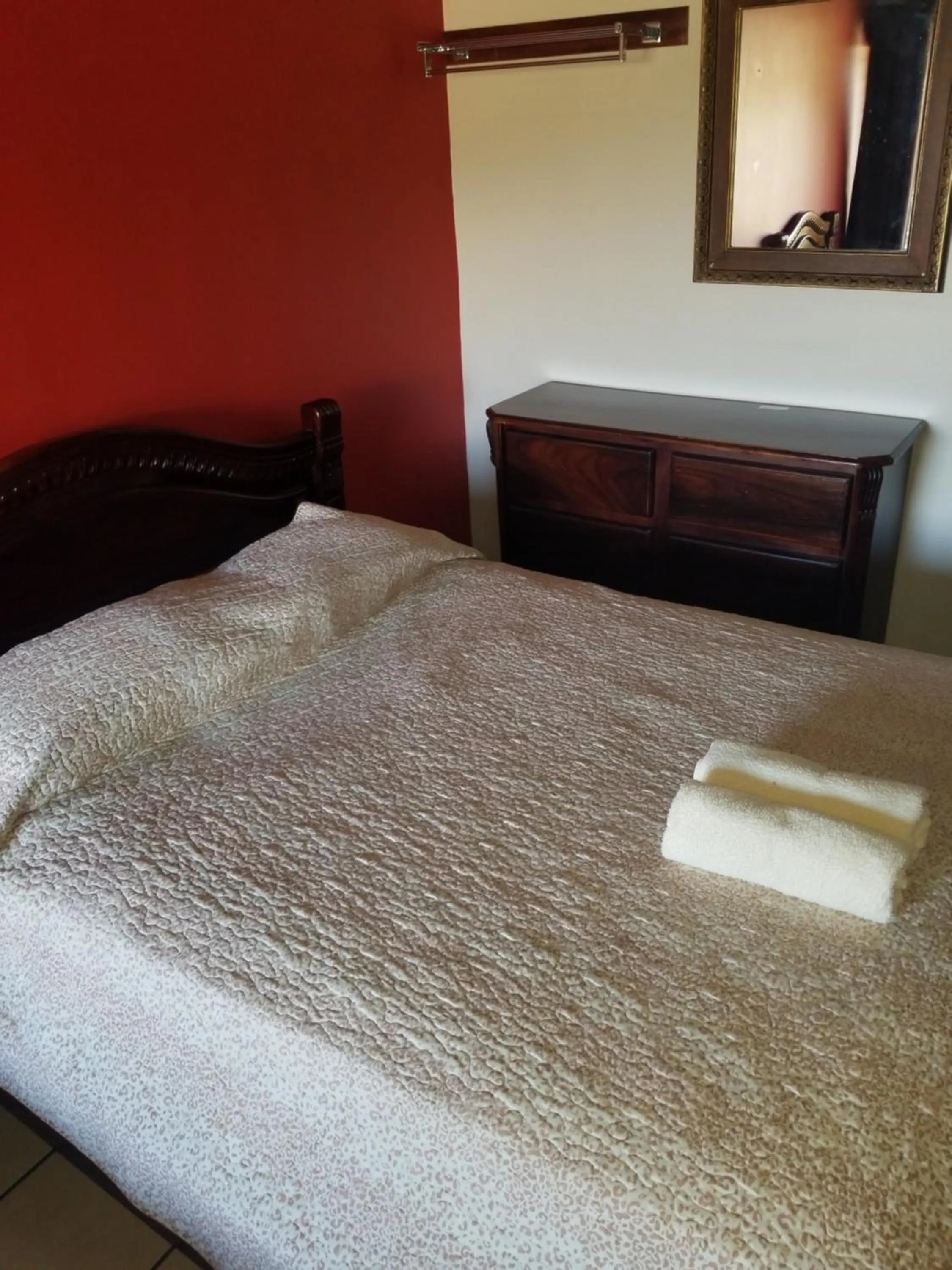 Bed in Hotel Monte Campana Heredia