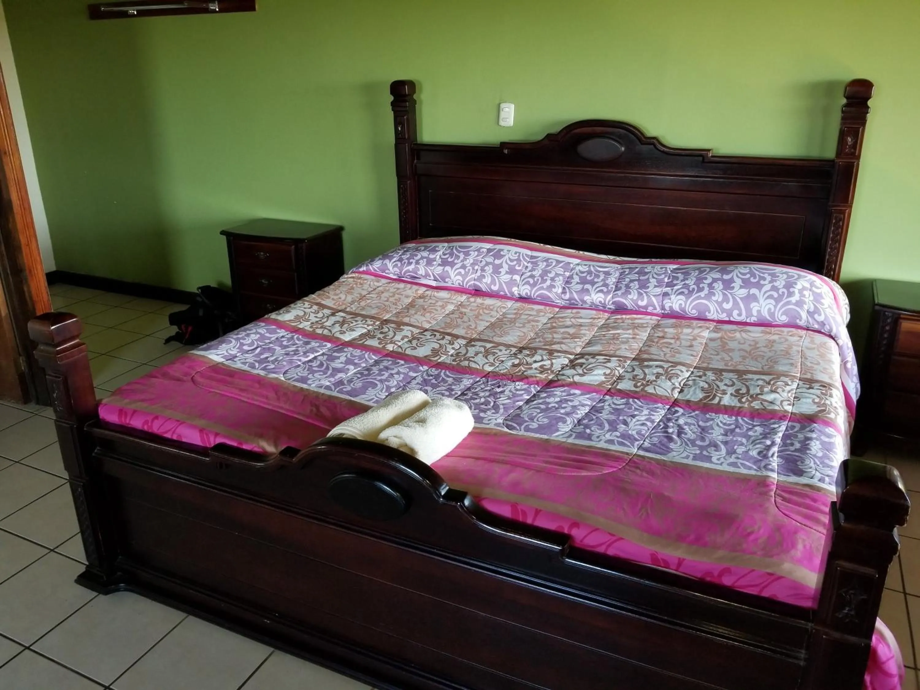 Bed in Hotel Monte Campana Heredia
