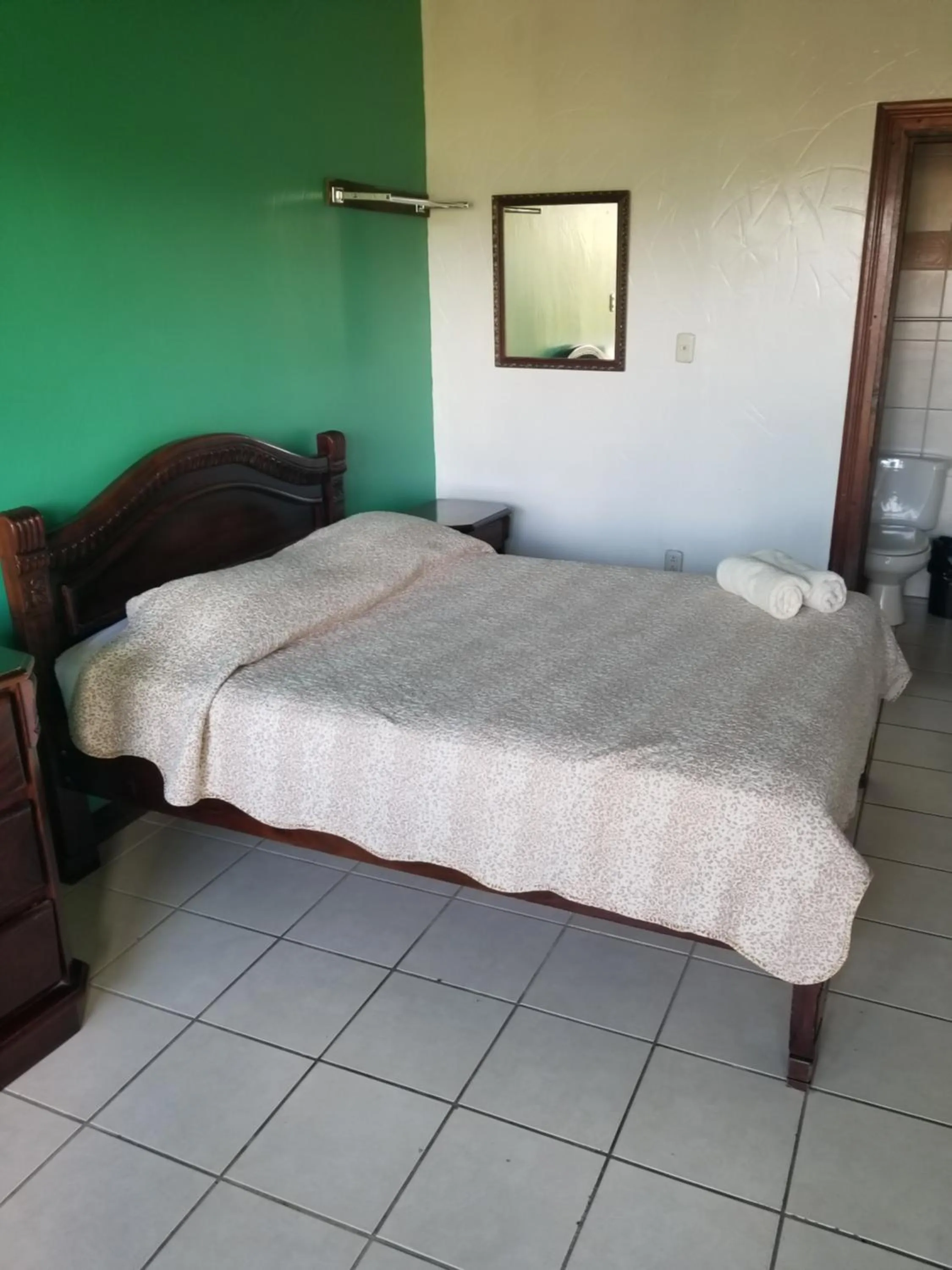 Bed in Hotel Monte Campana Heredia