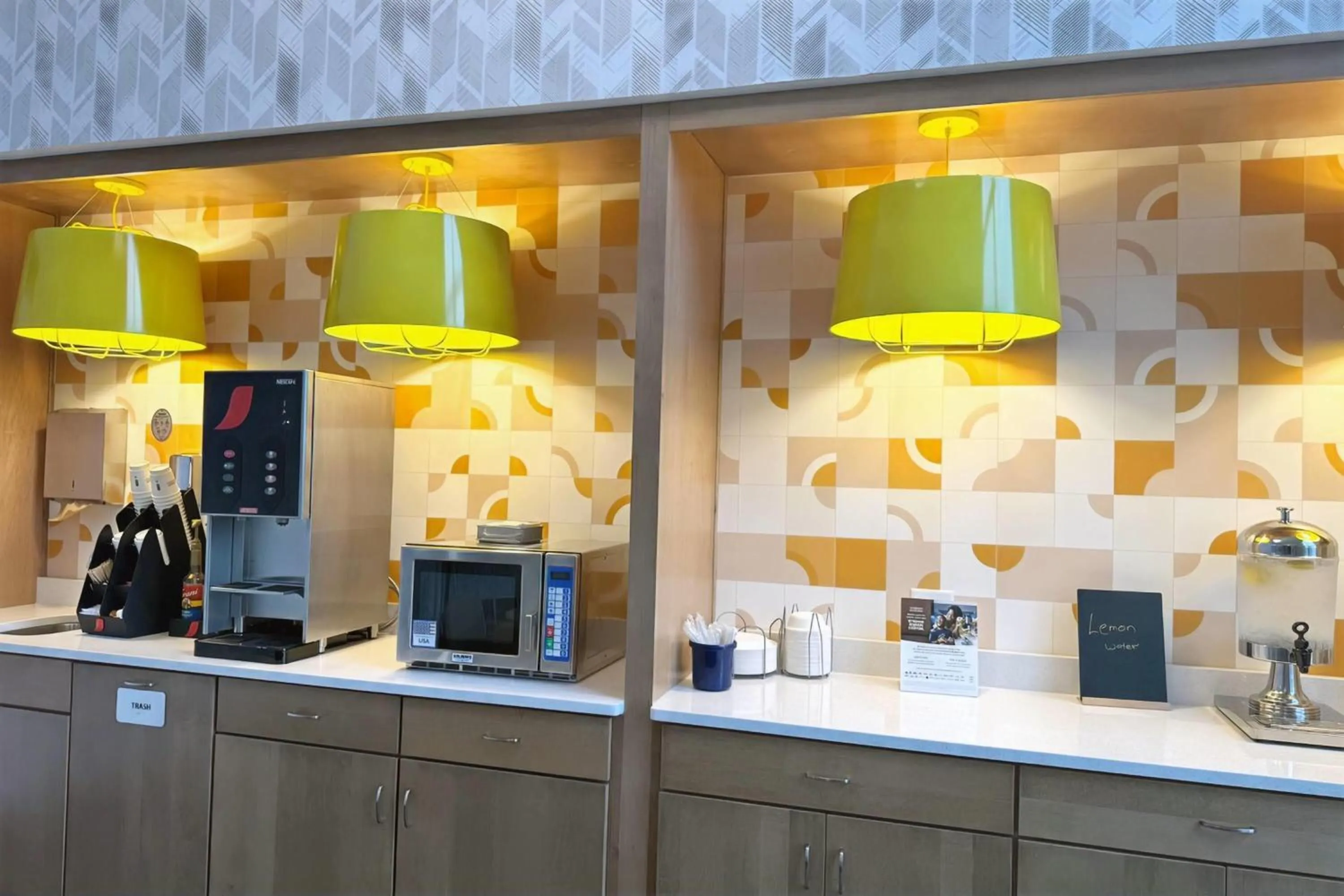 Lobby or reception in Days Inn & Suites by Wyndham Wausau