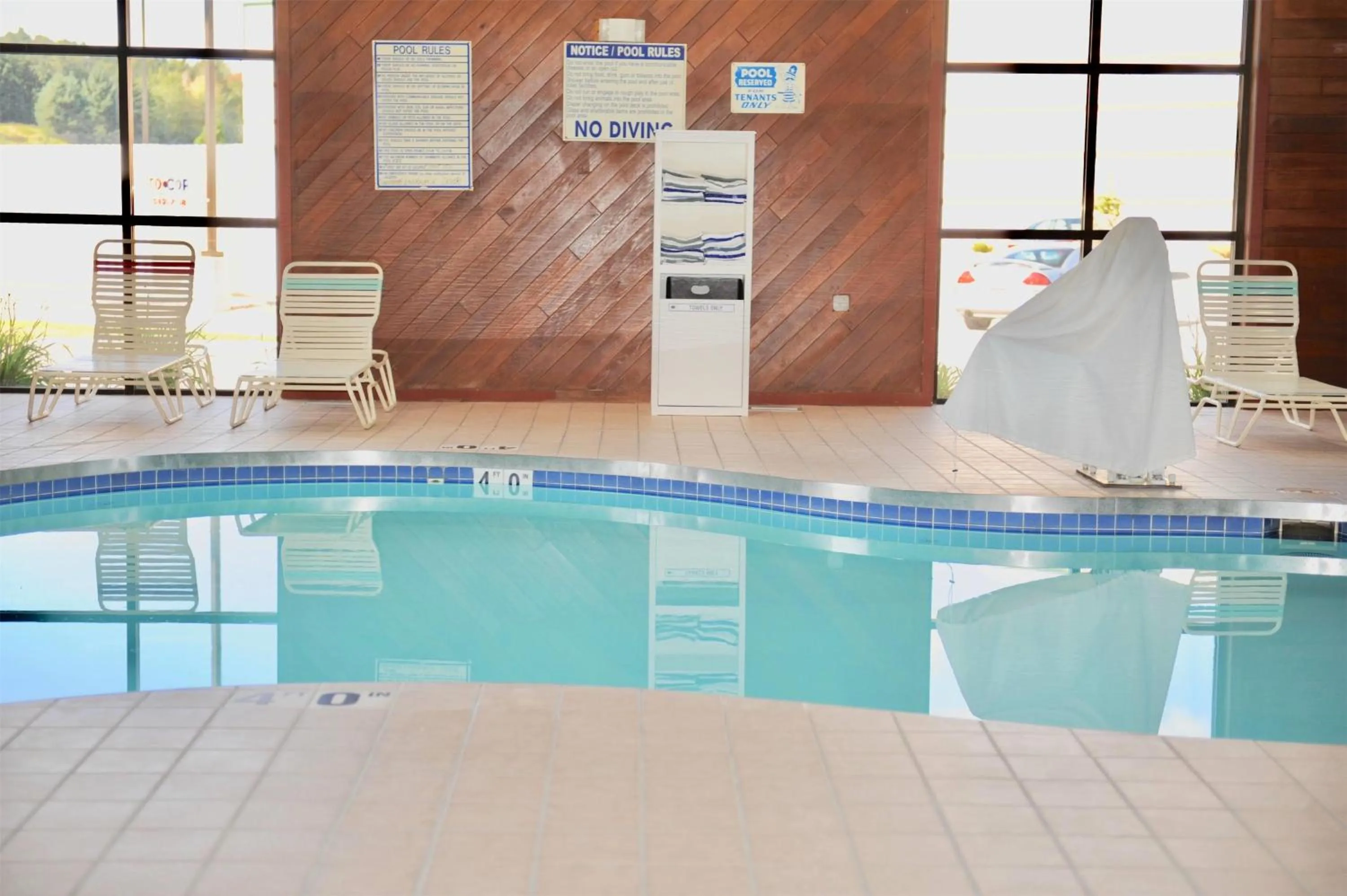 Swimming pool in Days Inn & Suites by Wyndham Wausau