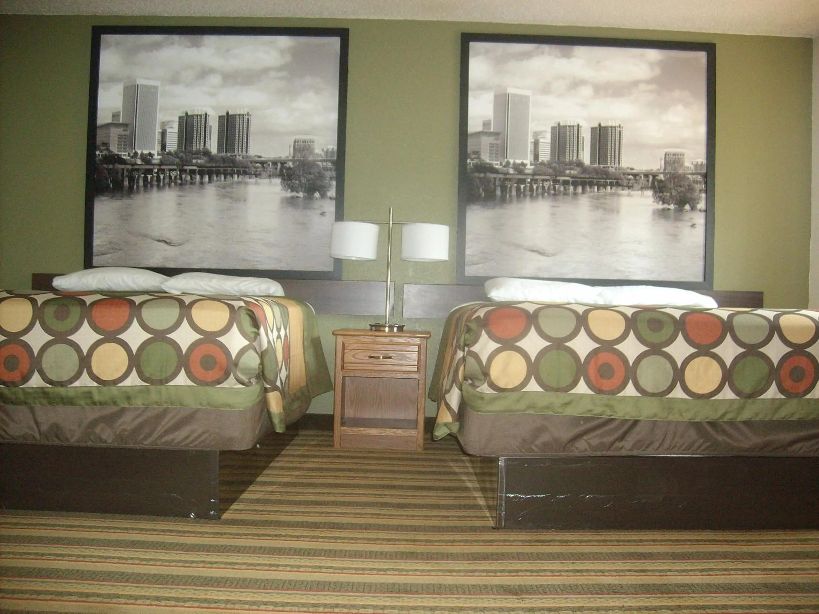 Bed in Super 8 by Wyndham Richmond/Chamberlayne Rd