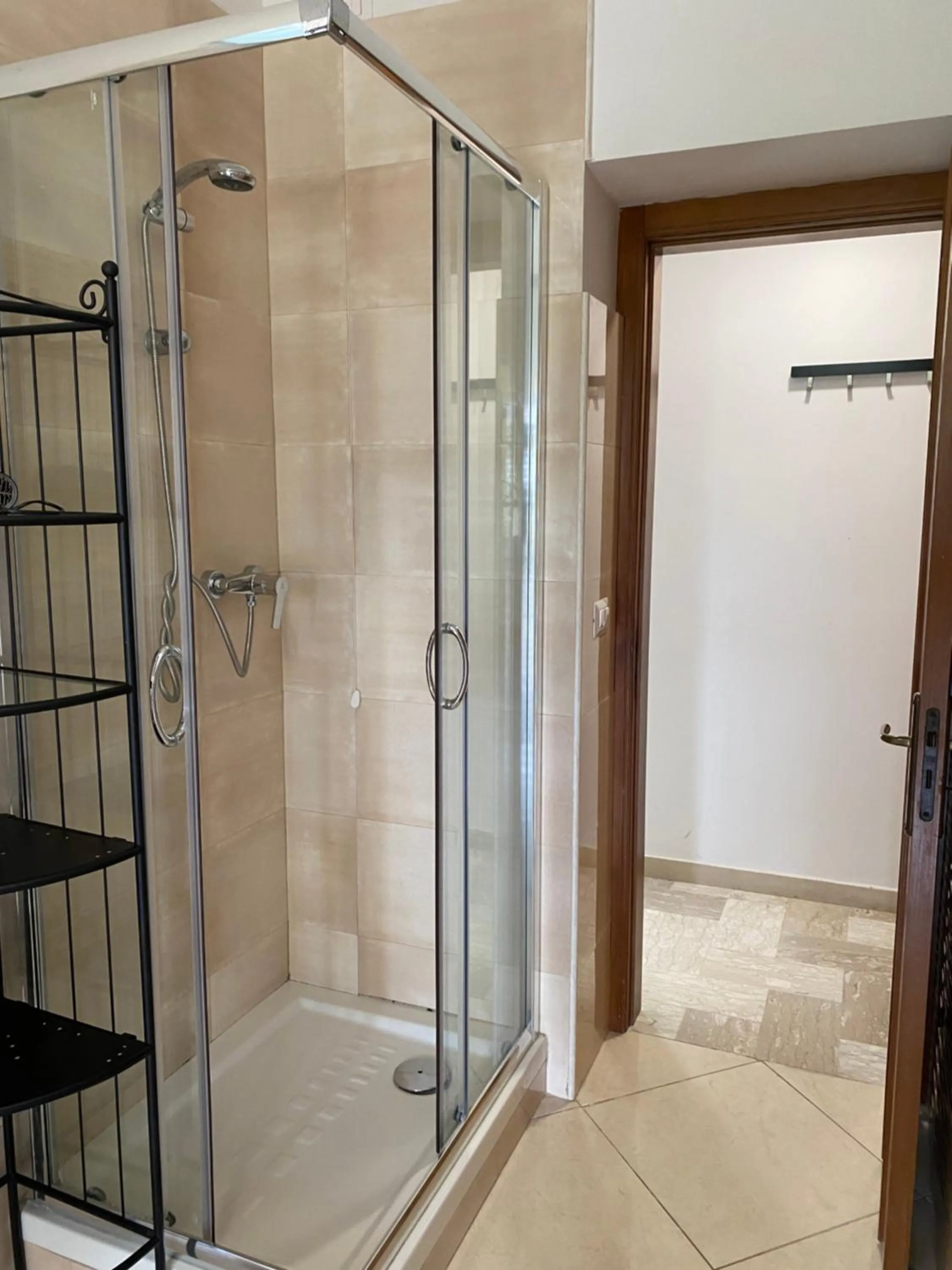 Shower in Miro' Agropoli
