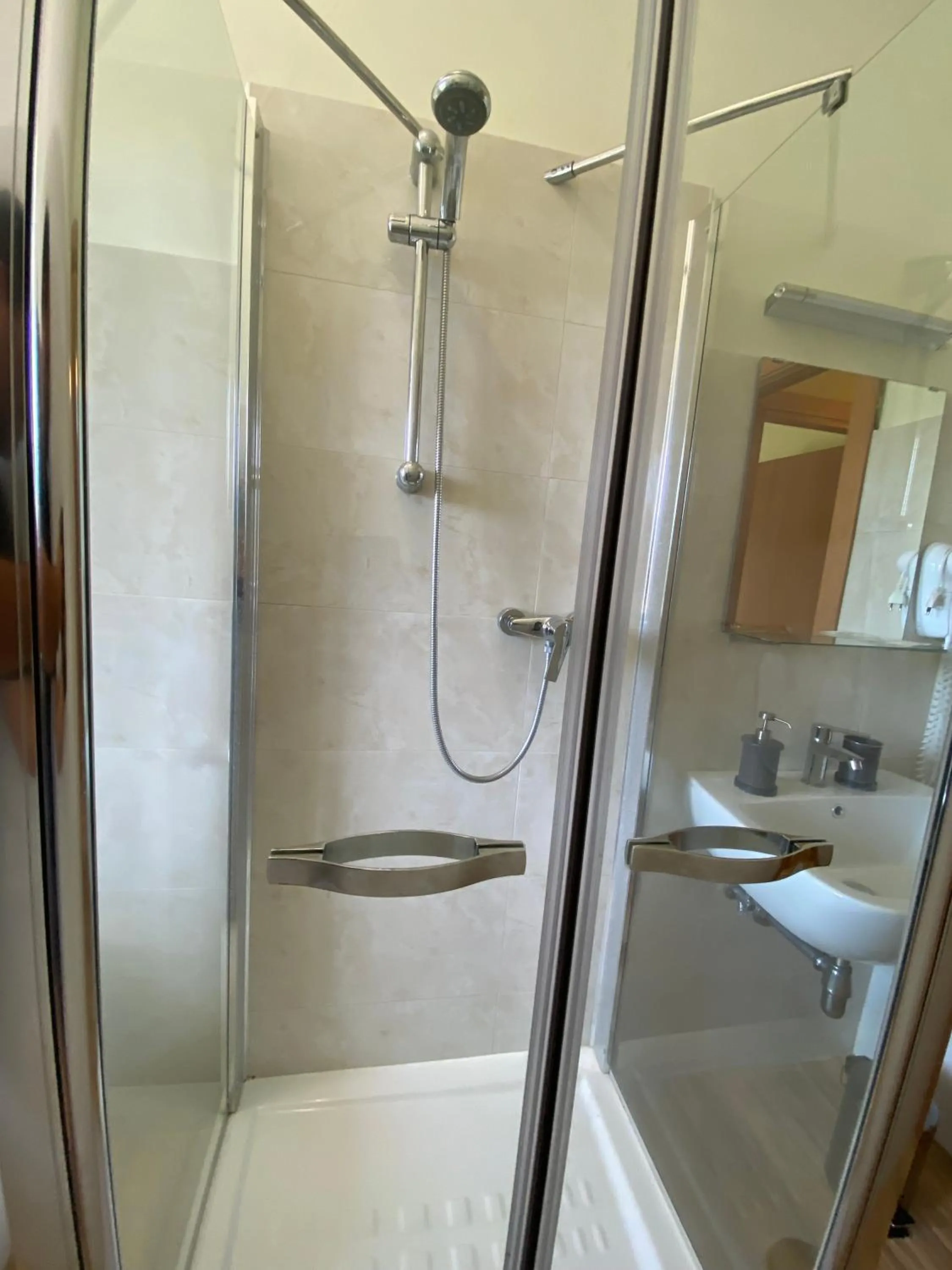 Shower in Miro' Agropoli