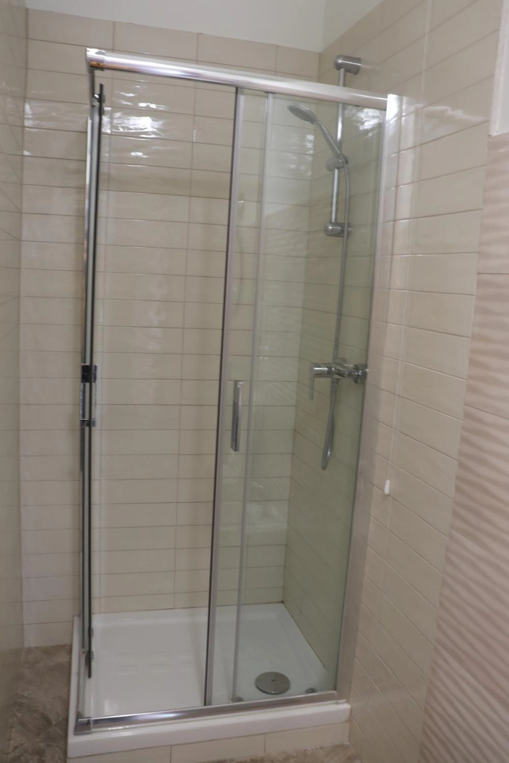 Shower in Miro' Agropoli