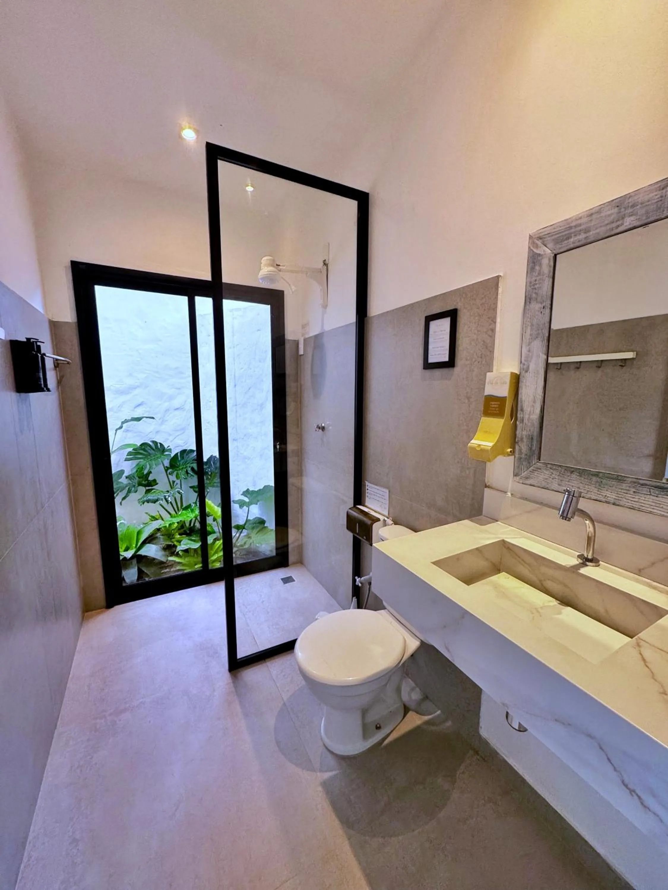 Shower in Pousada Ilha do Vento