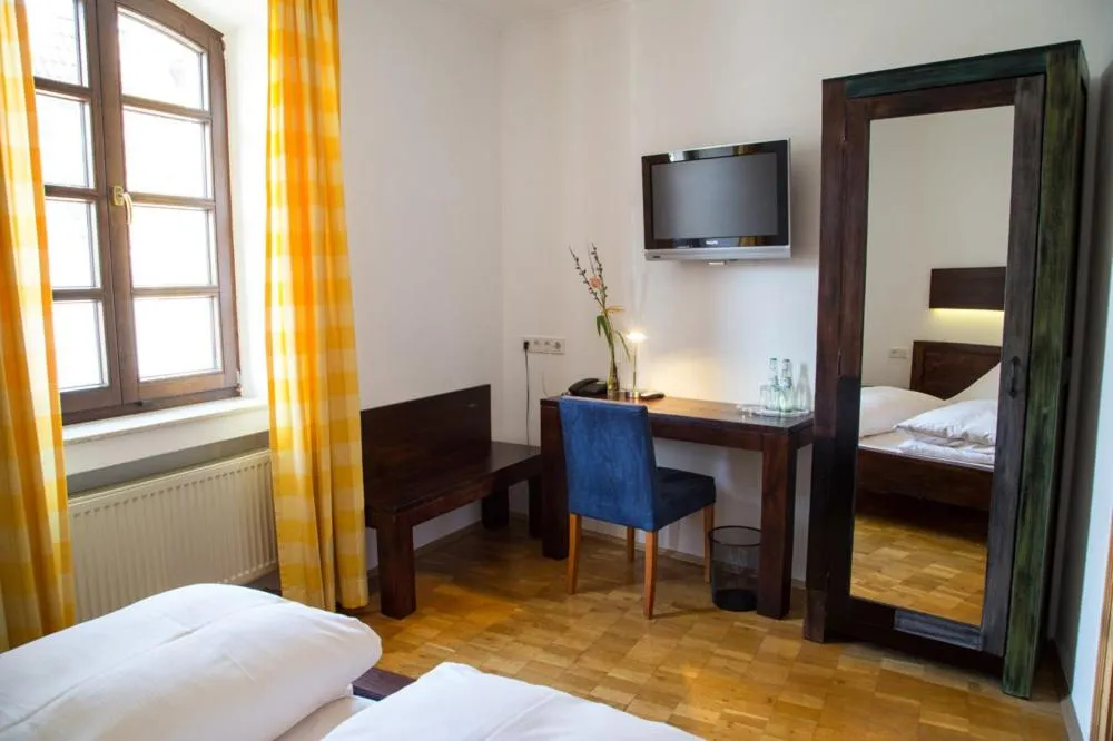 TV and multimedia, Bed in Landhotel Battenheimer Hof