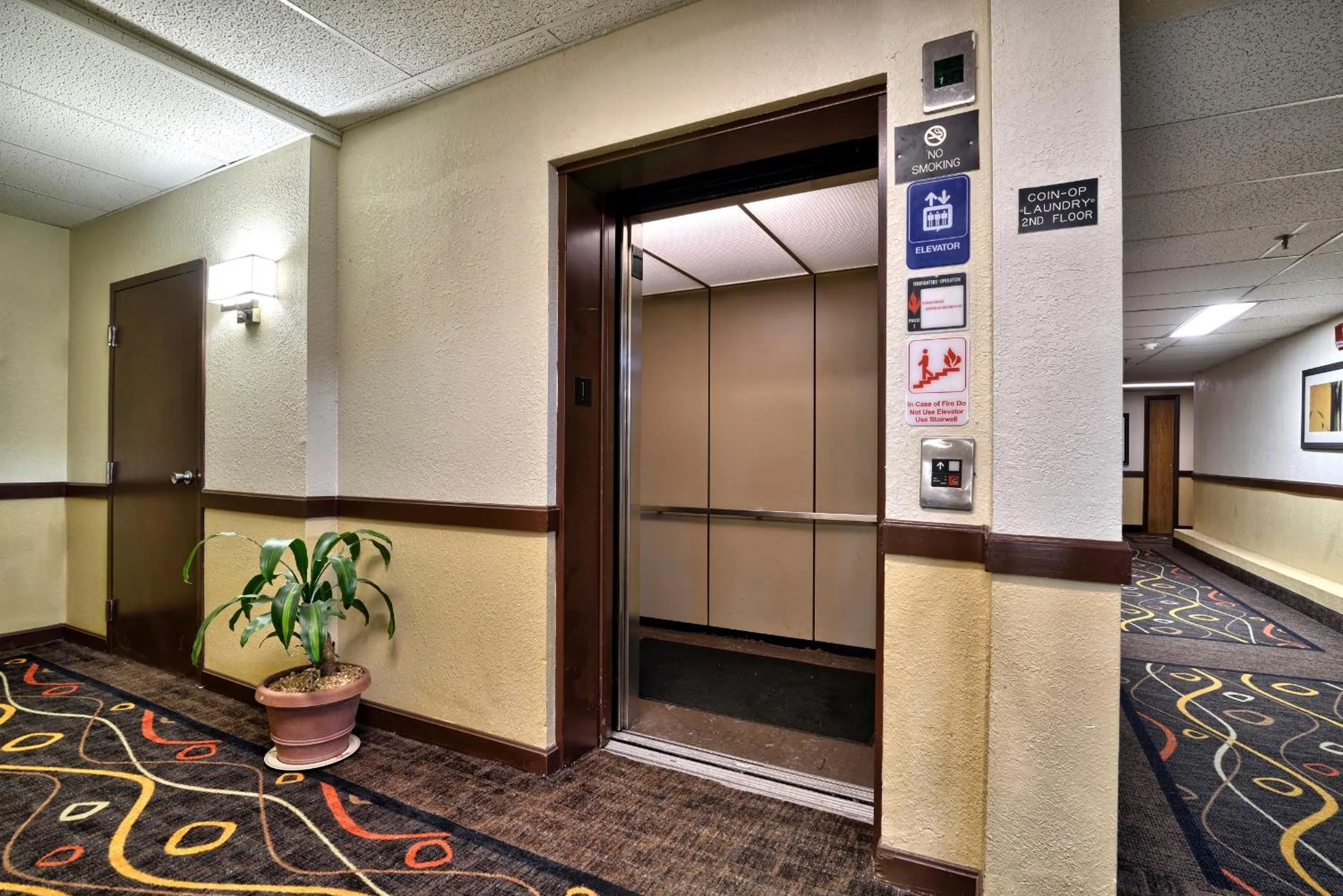 Lobby or reception in Katahdin Inn & Suites