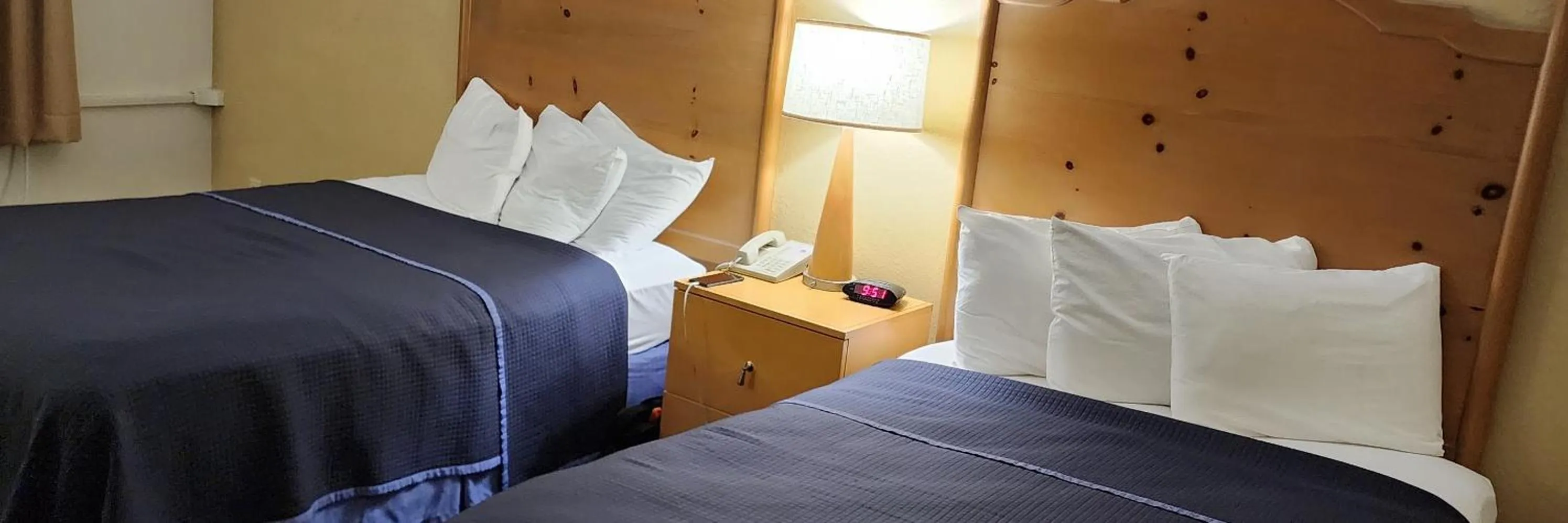 Bedroom, Bed in Katahdin Inn & Suites