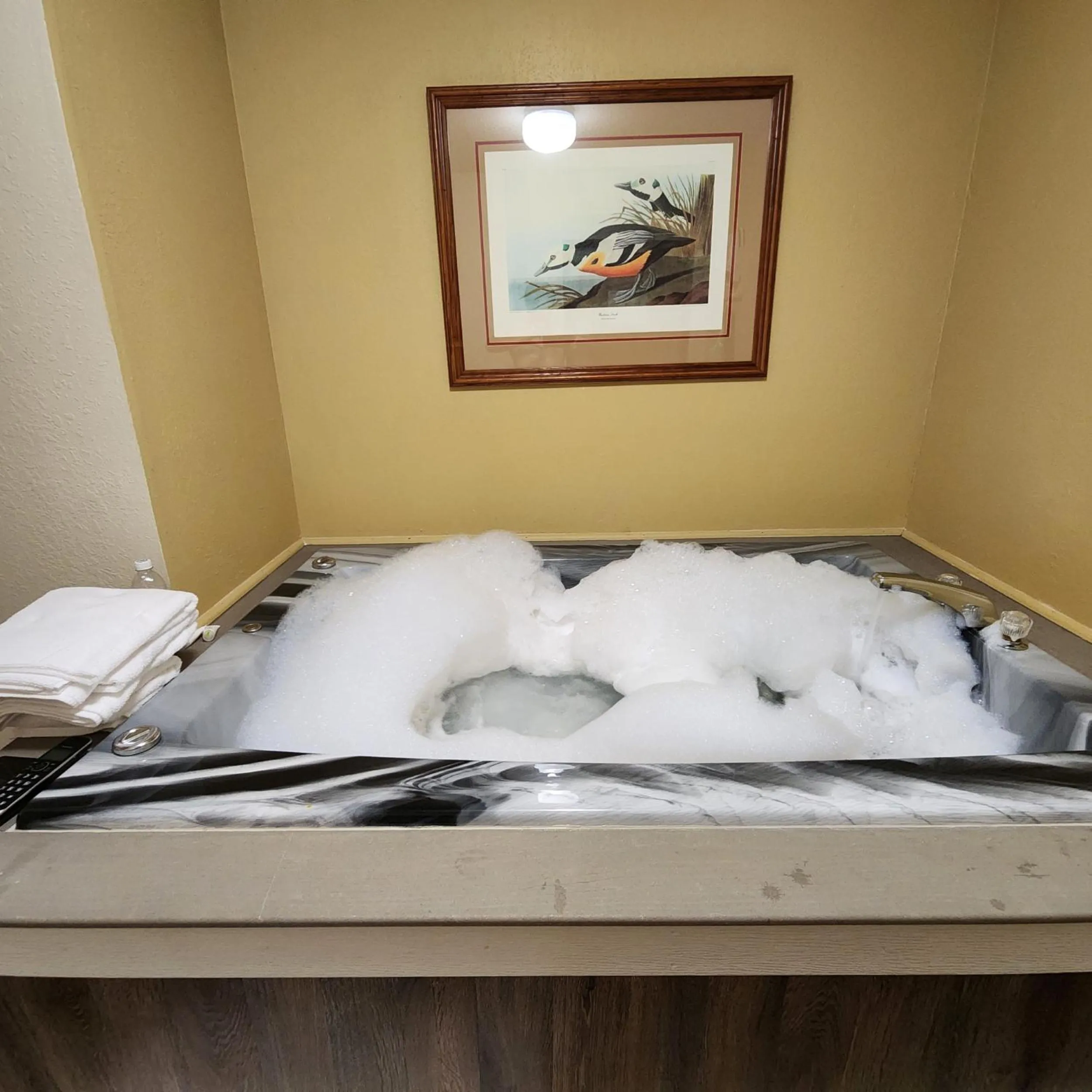 Hot Tub in Katahdin Inn & Suites