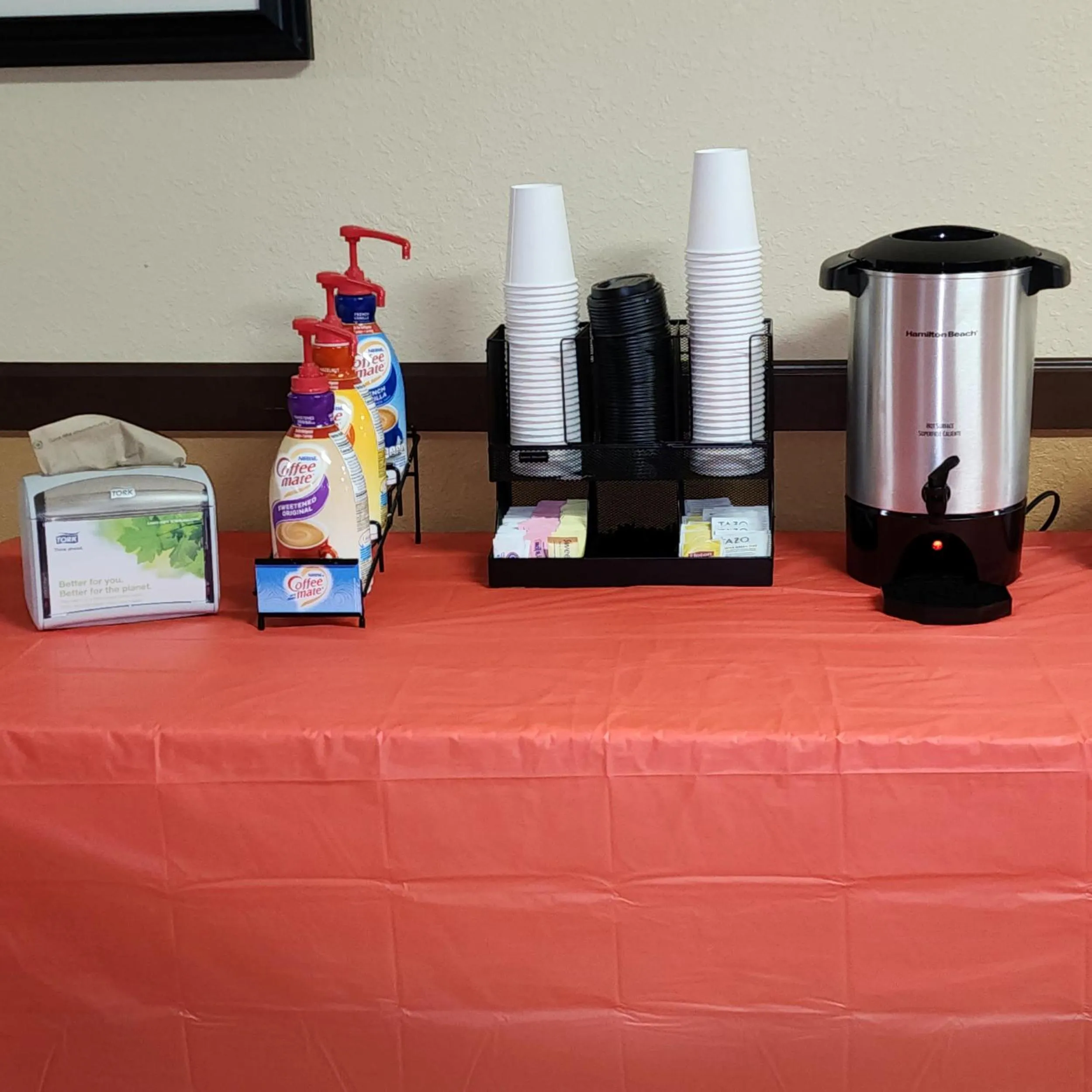 Coffee/tea facilities in Katahdin Inn & Suites