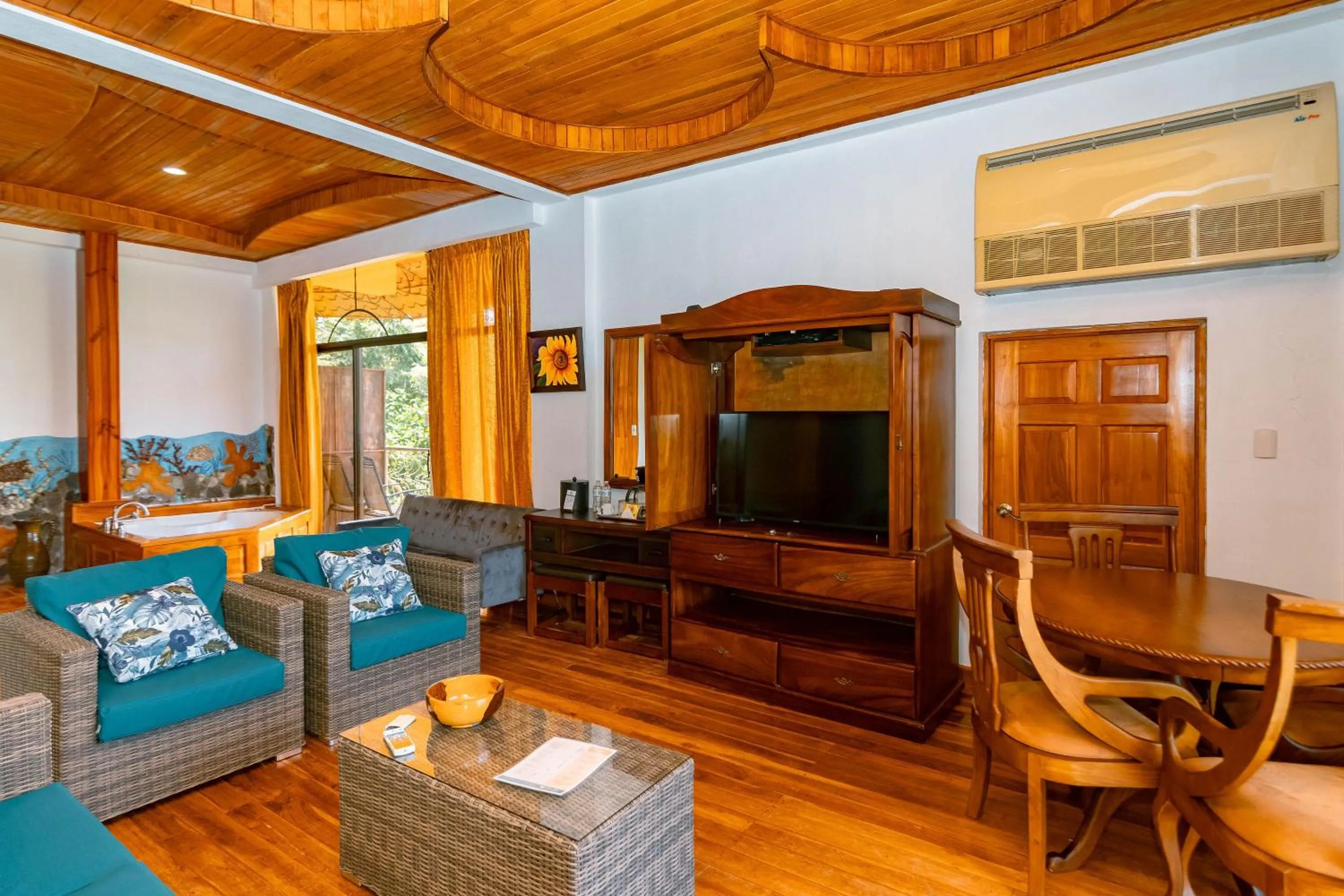 TV and multimedia in Hotel San Bada Resort & Spa