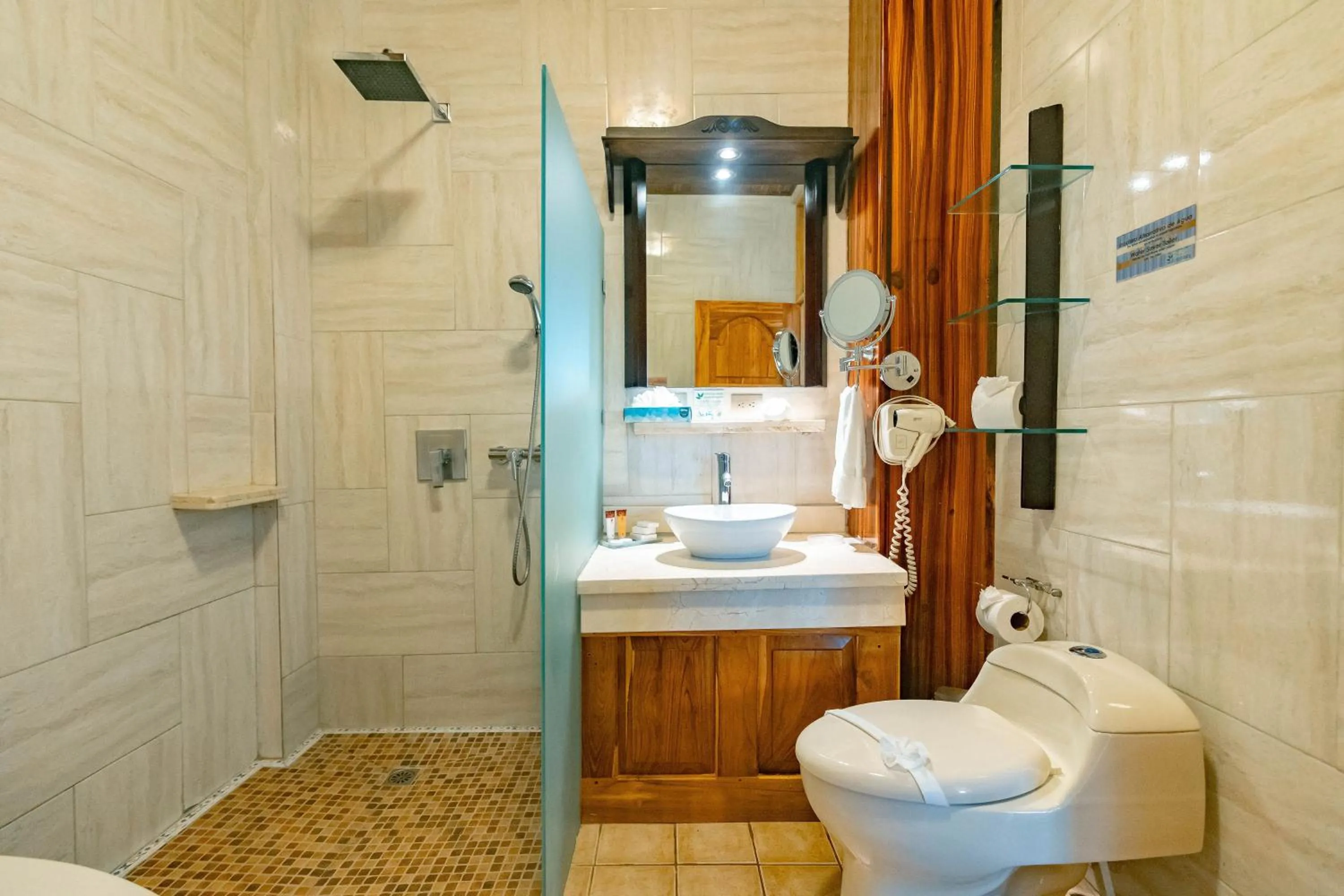 Shower in Hotel San Bada Resort & Spa