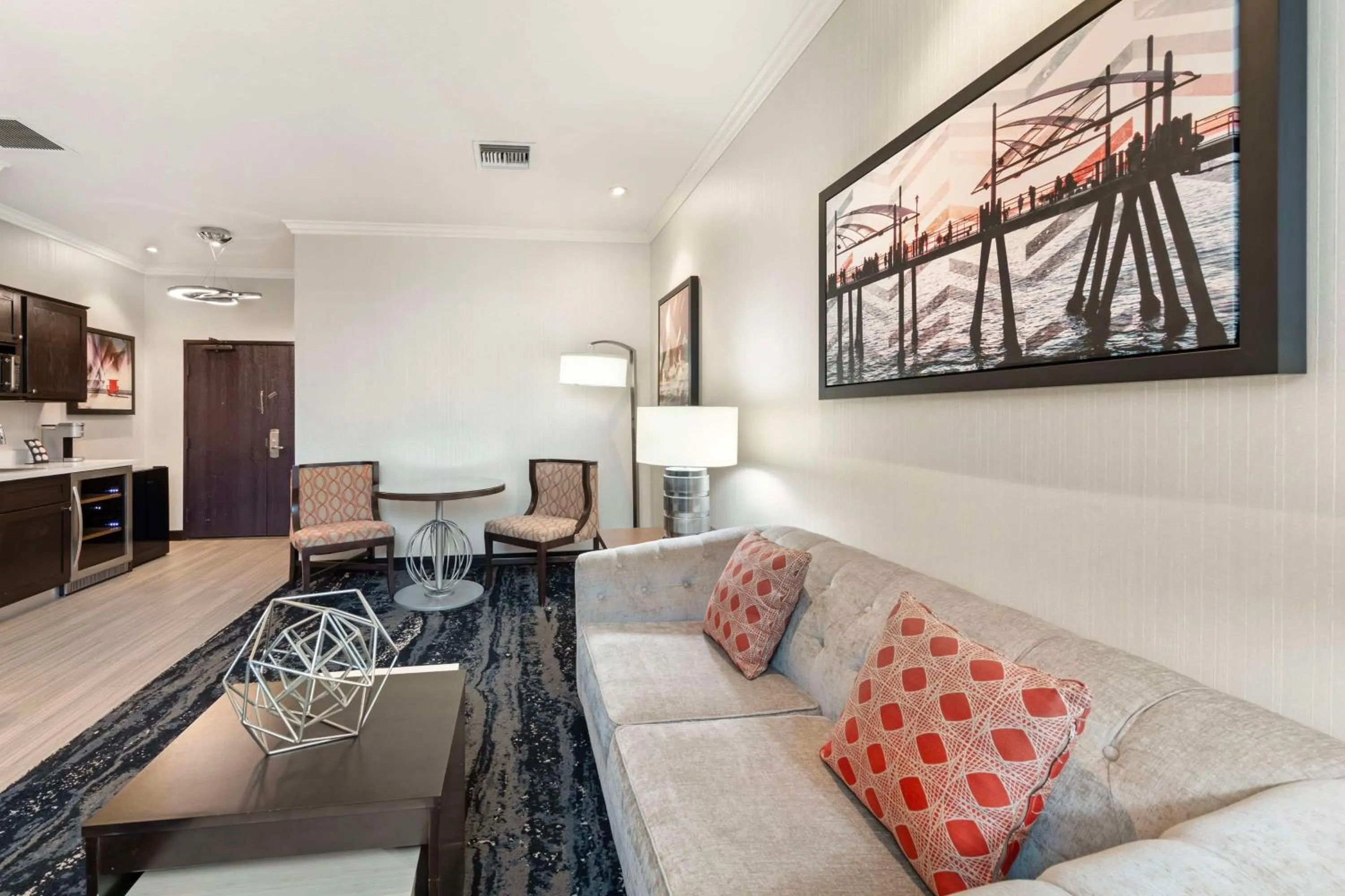 Bedroom in Best Western Plus Redondo Beach Inn