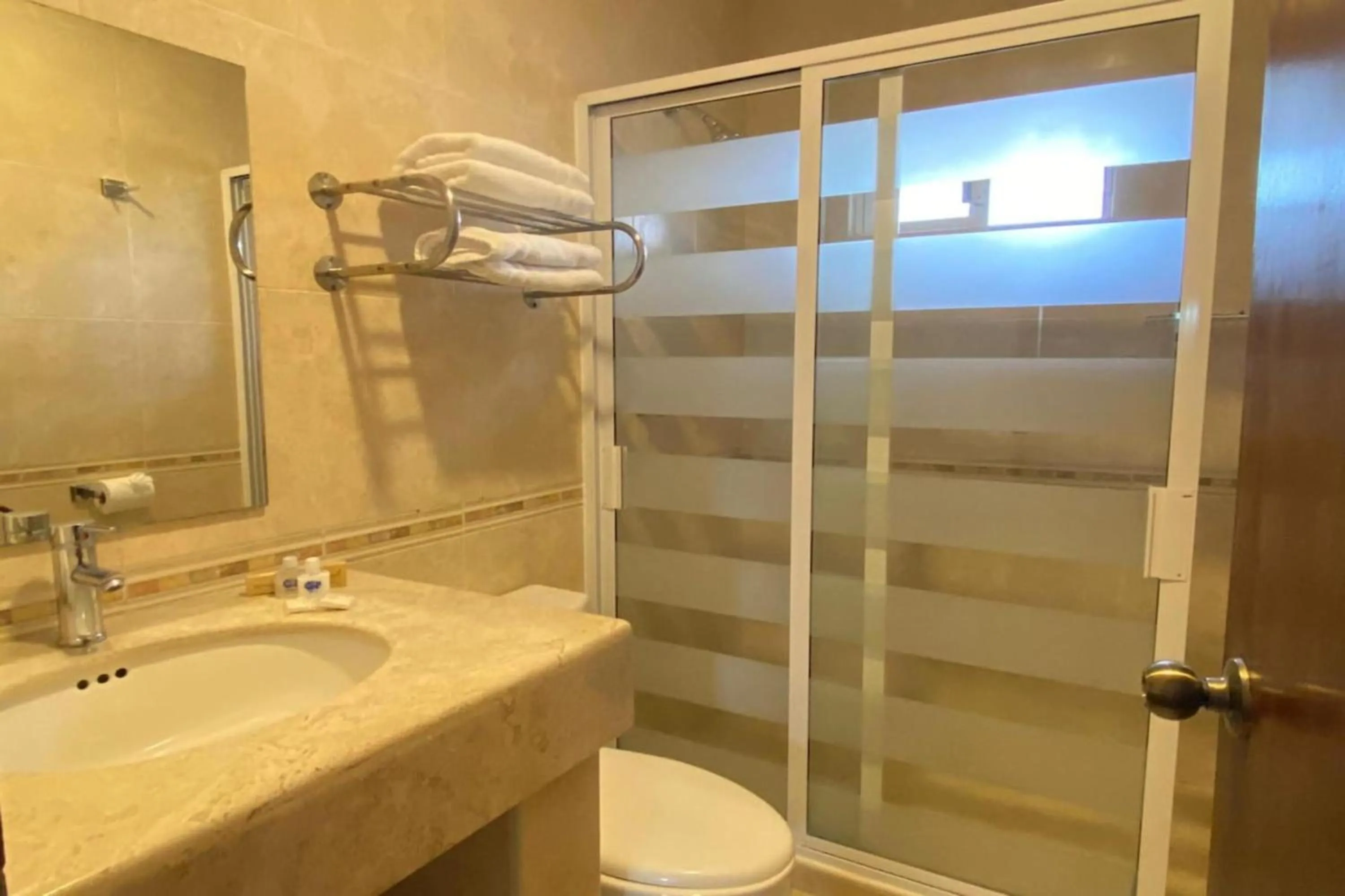 Bathroom in Collection O Hotel La Huerta Golf & Hotel, Cholula