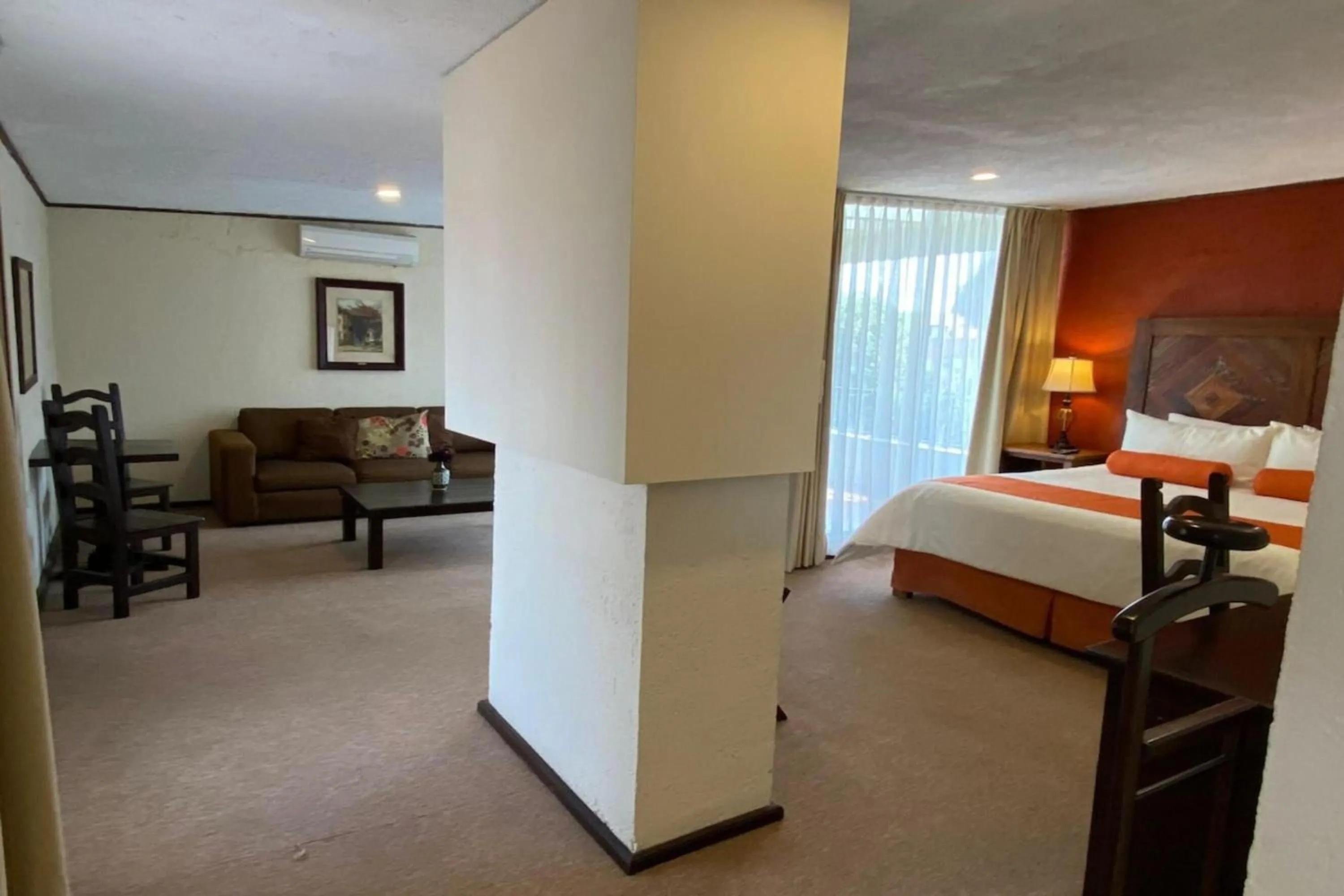 Bedroom, Bed in Collection O Hotel La Huerta Golf & Hotel, Cholula