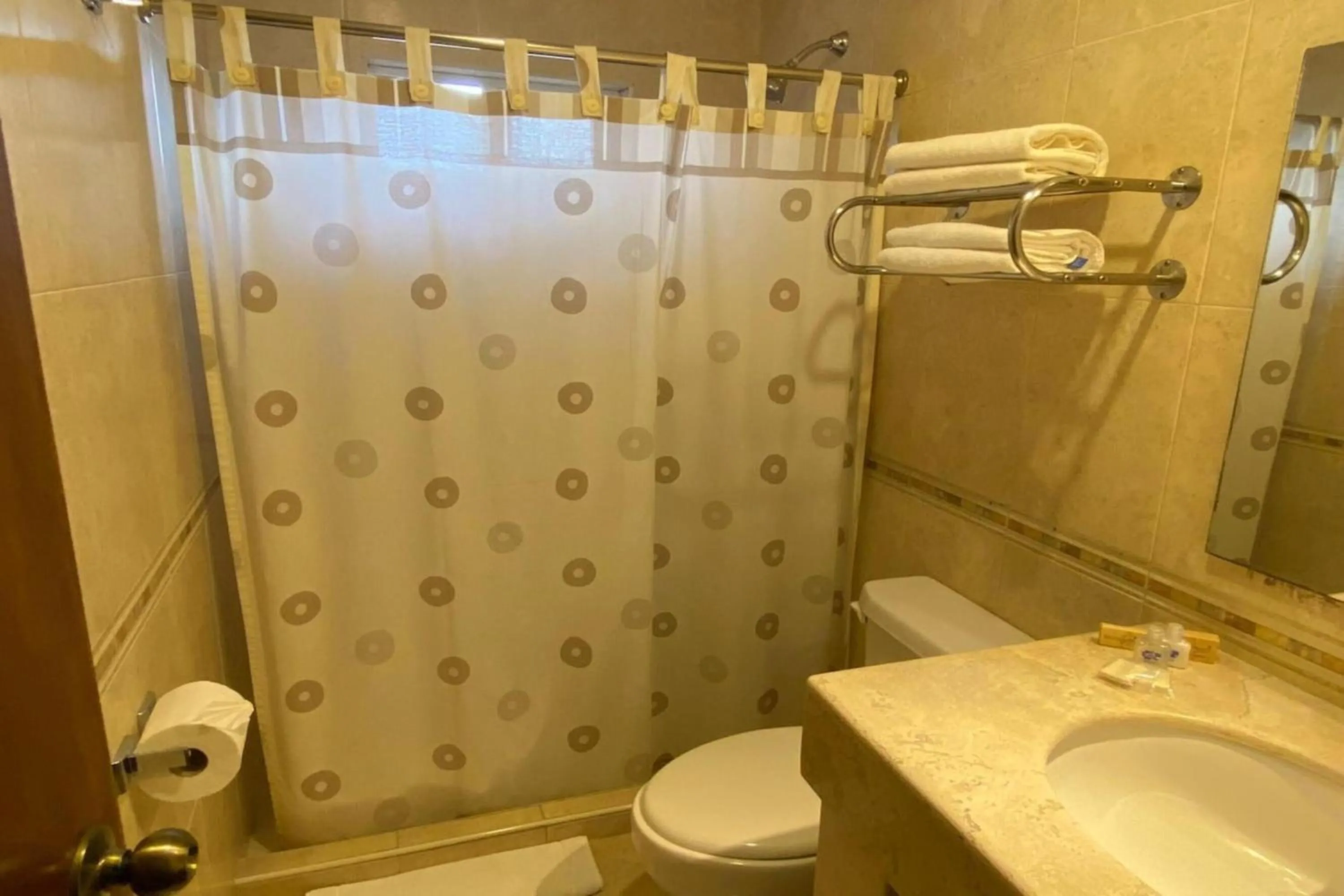 Bathroom in Collection O Hotel La Huerta Golf & Hotel, Cholula