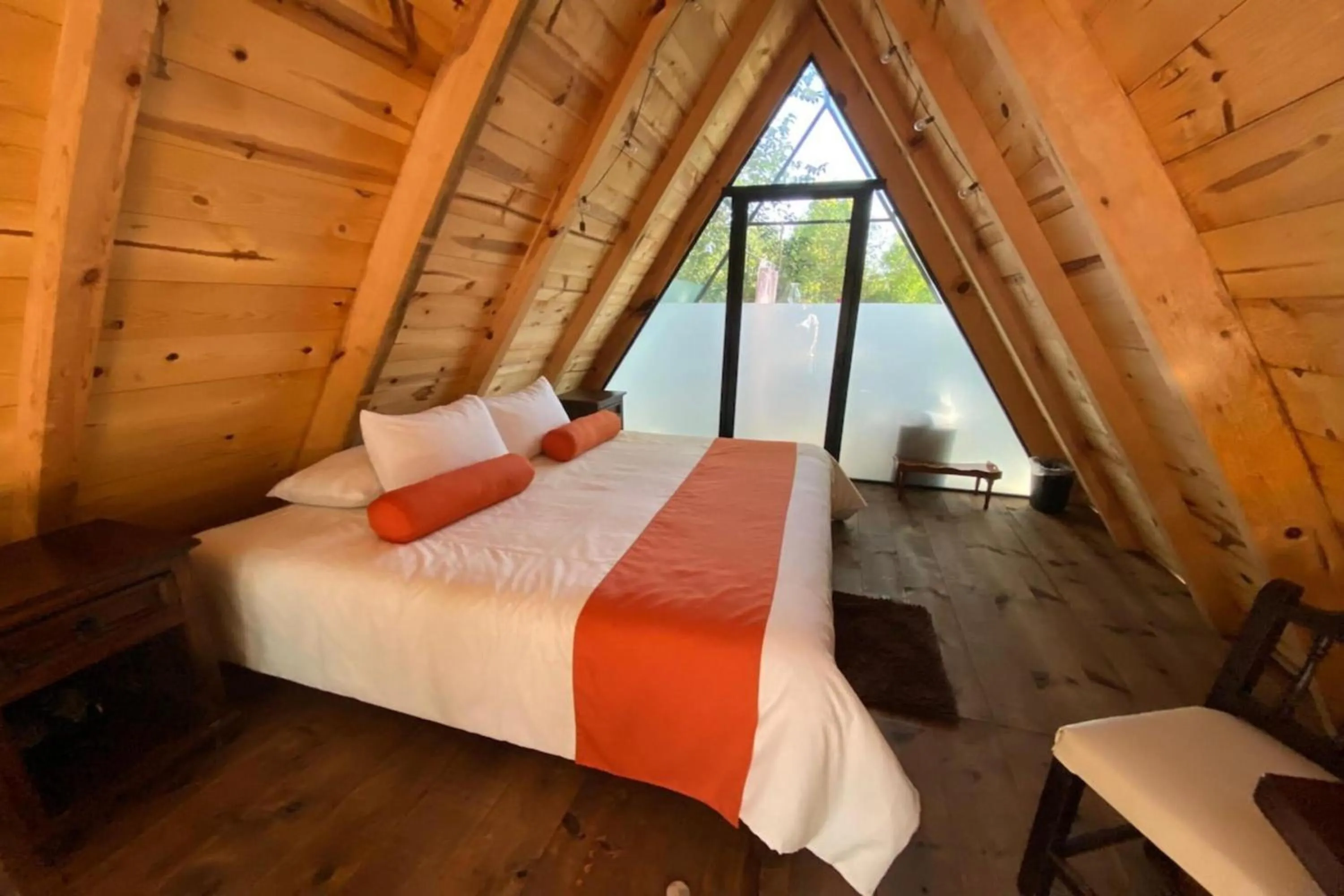 Bedroom, Bed in Collection O Hotel La Huerta Golf & Hotel, Cholula