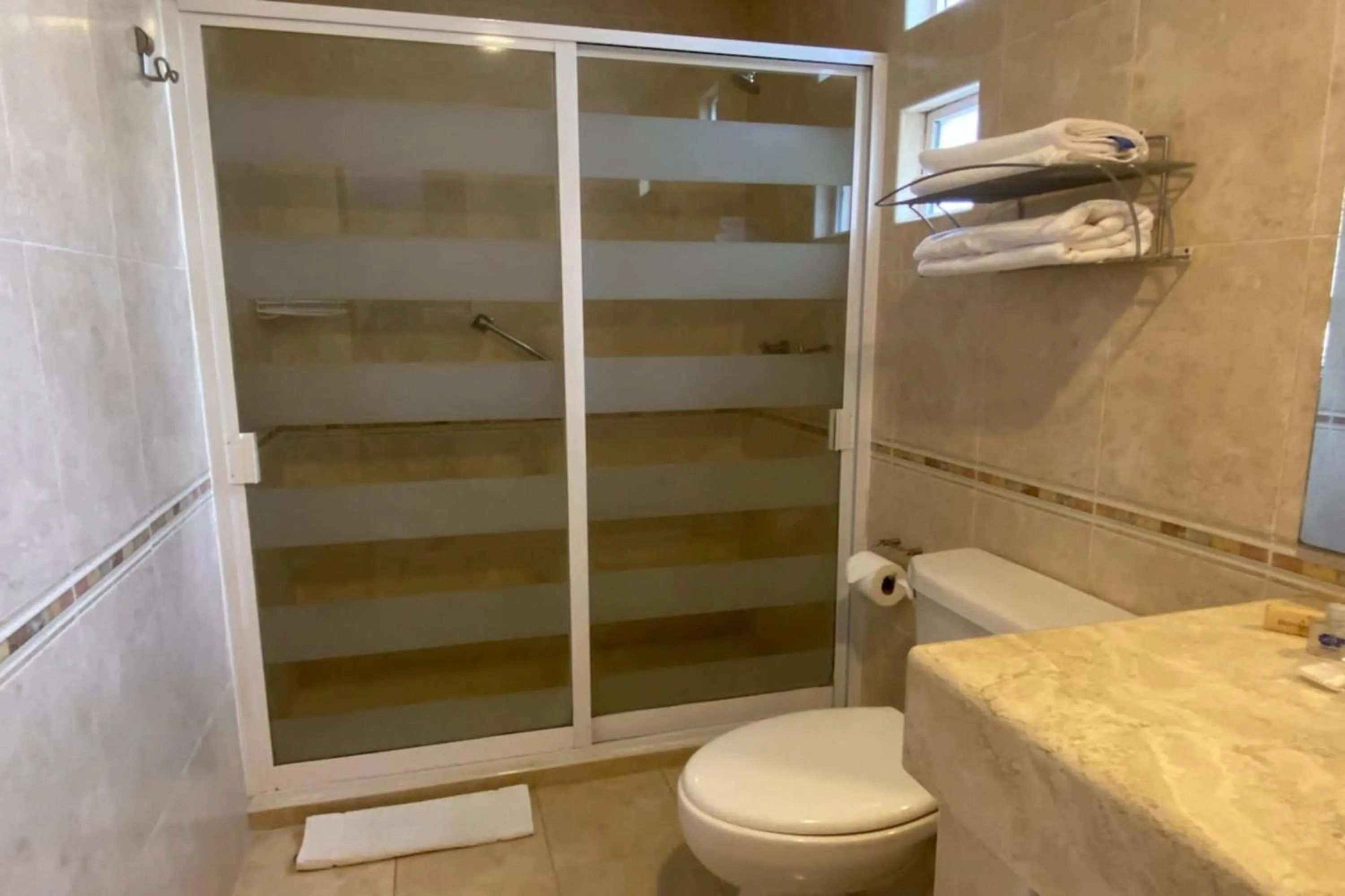 Bathroom in Collection O Hotel La Huerta Golf & Hotel, Cholula