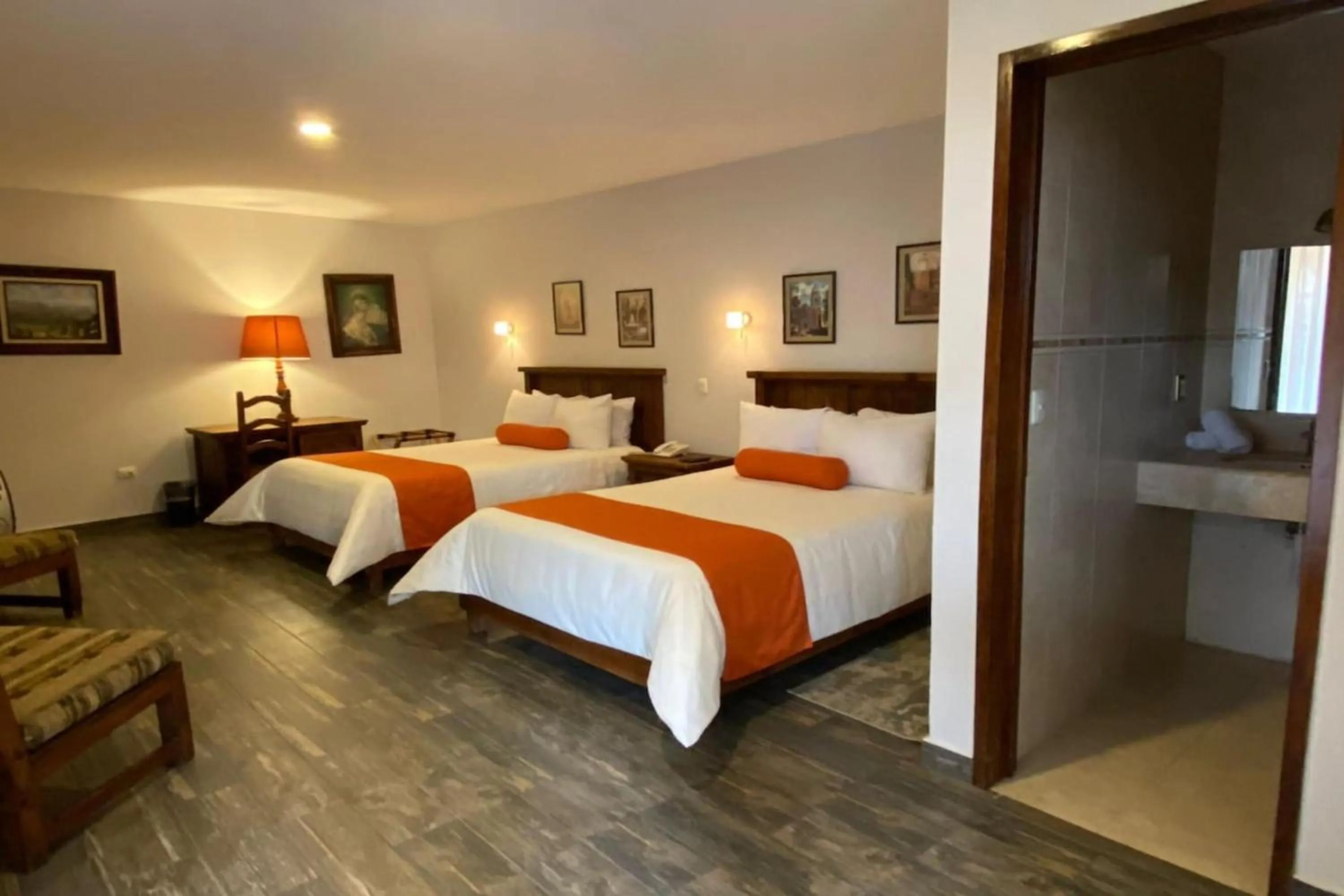 Bedroom, Bed in Collection O Hotel La Huerta Golf & Hotel, Cholula