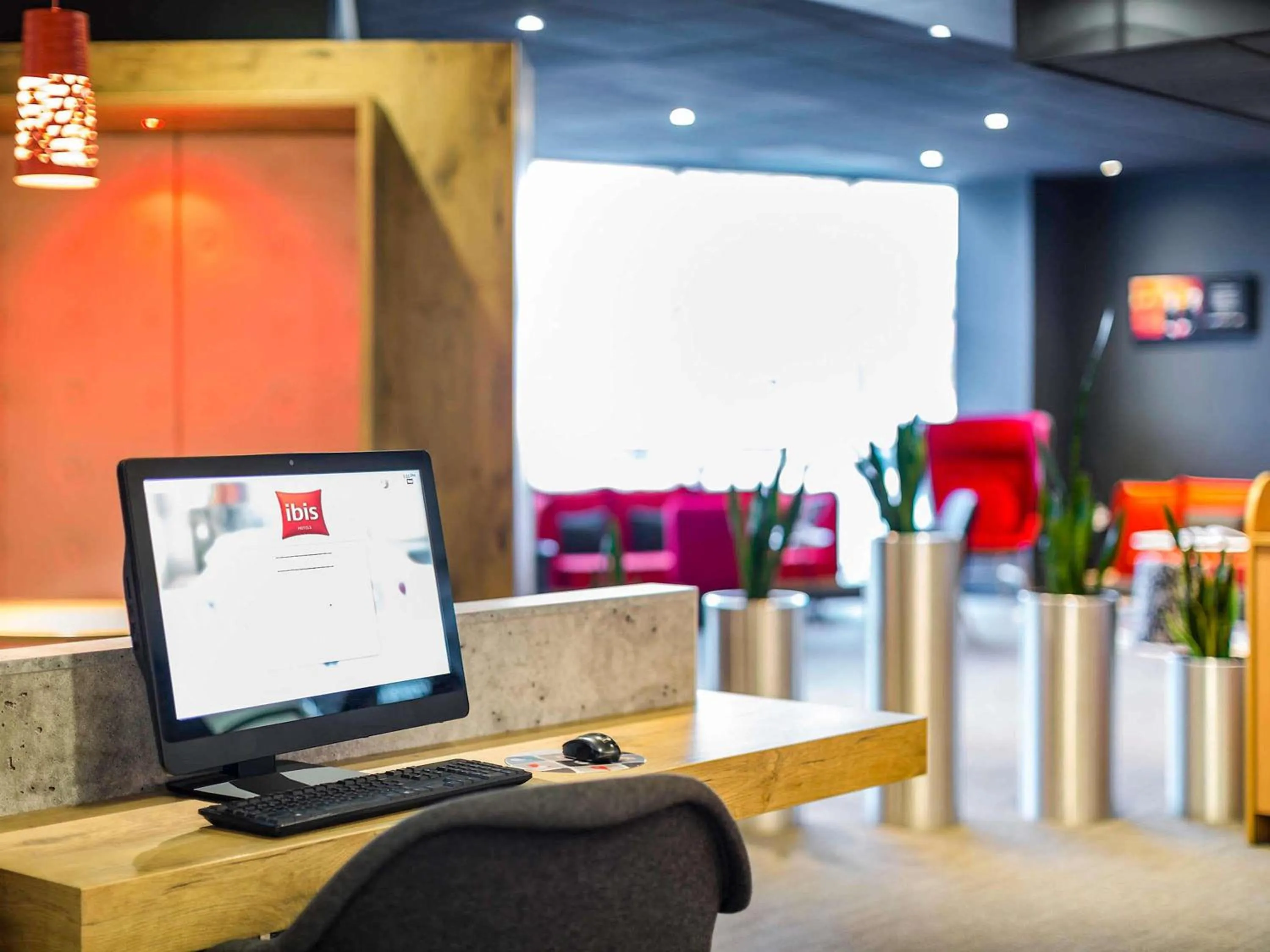 Restaurant/places to eat in ibis Leeds Centre Marlborough Street