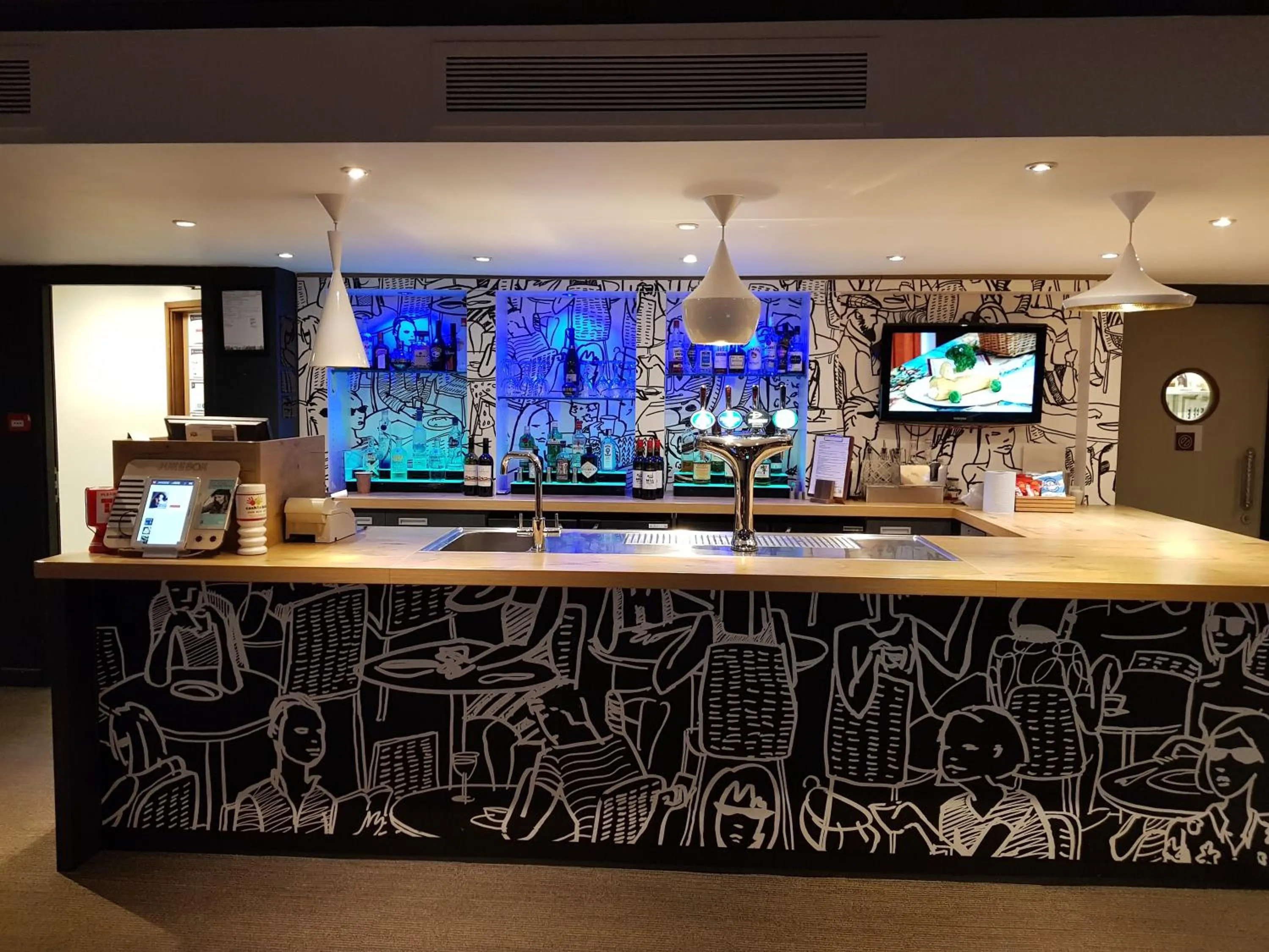 Lounge or bar in ibis Leeds Centre Marlborough Street