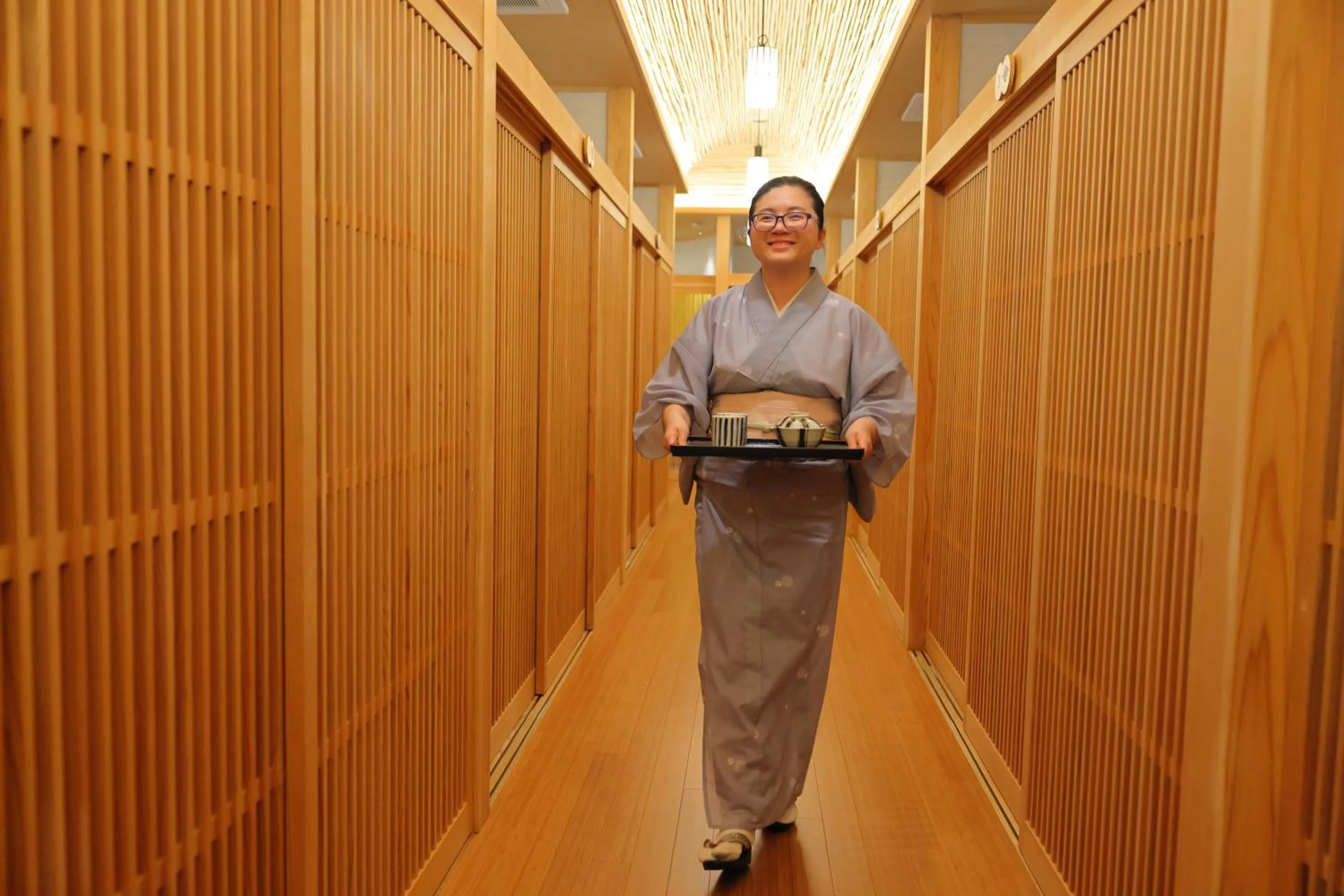 Staff in Honjin Hiranoya Annex