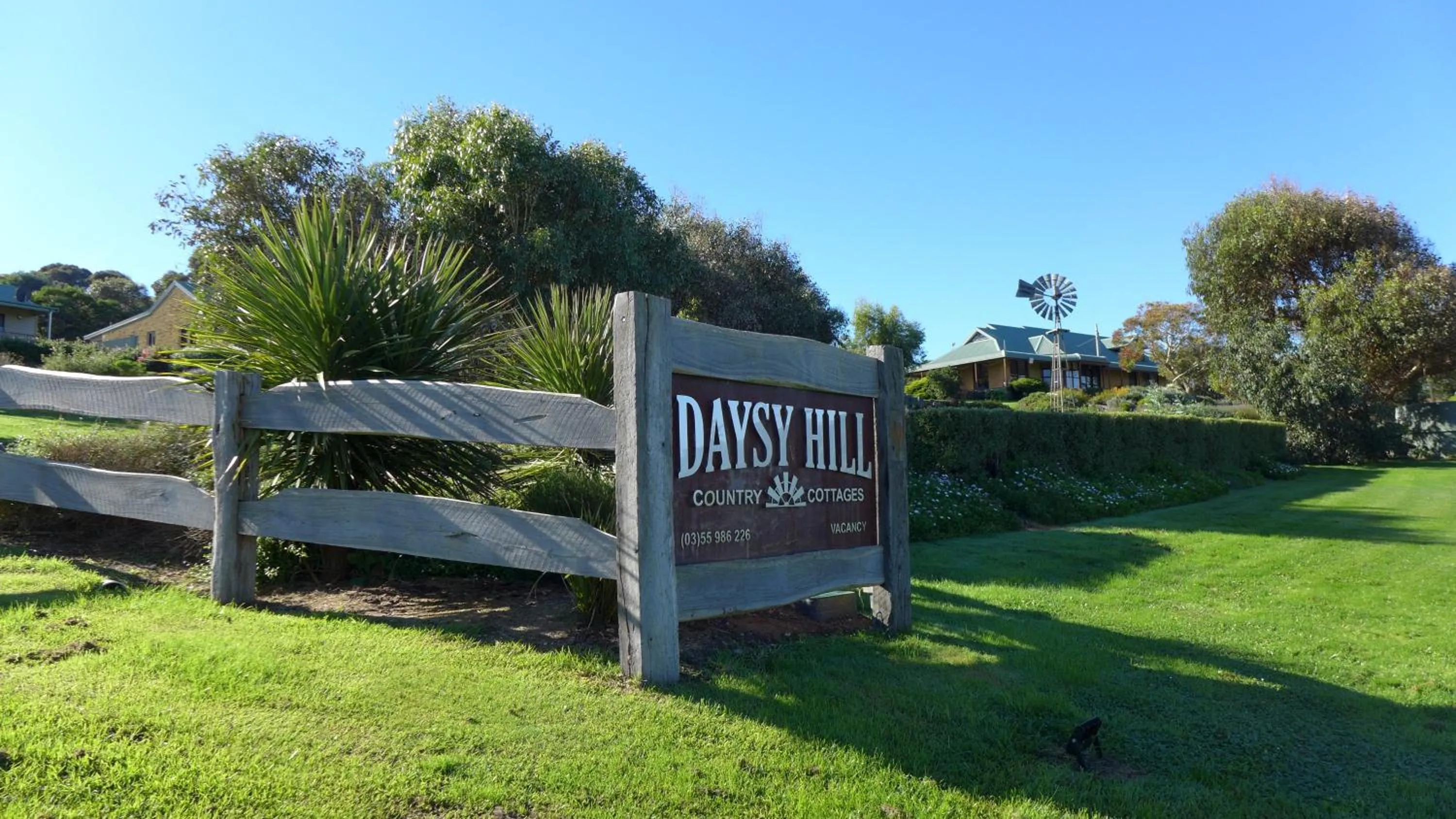 Property building in Daysy Hill Country Cottages