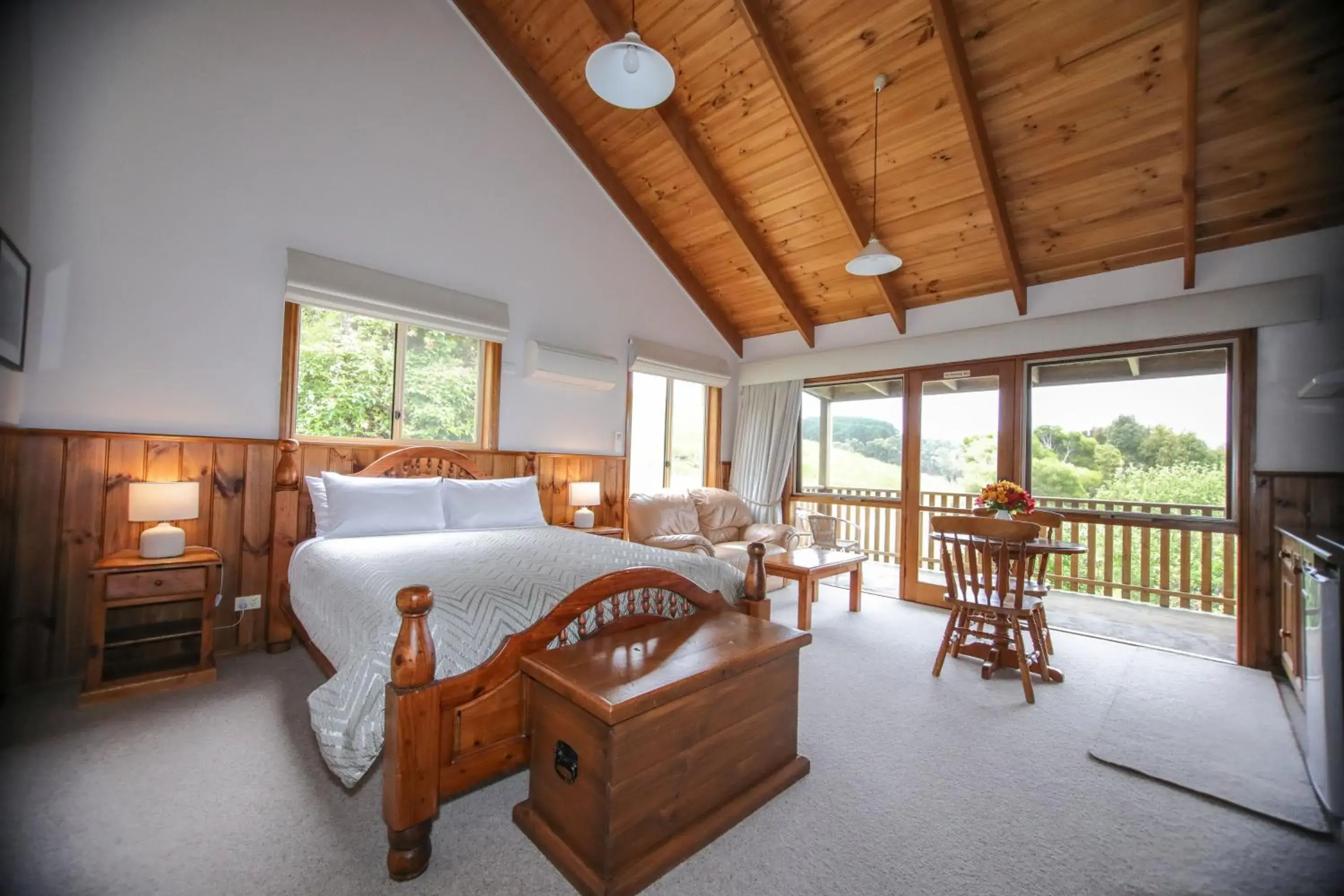 Suite with Spa Bath in Daysy Hill Country Cottages Suite with Spa Bath in Daysy Hill Country Cottages