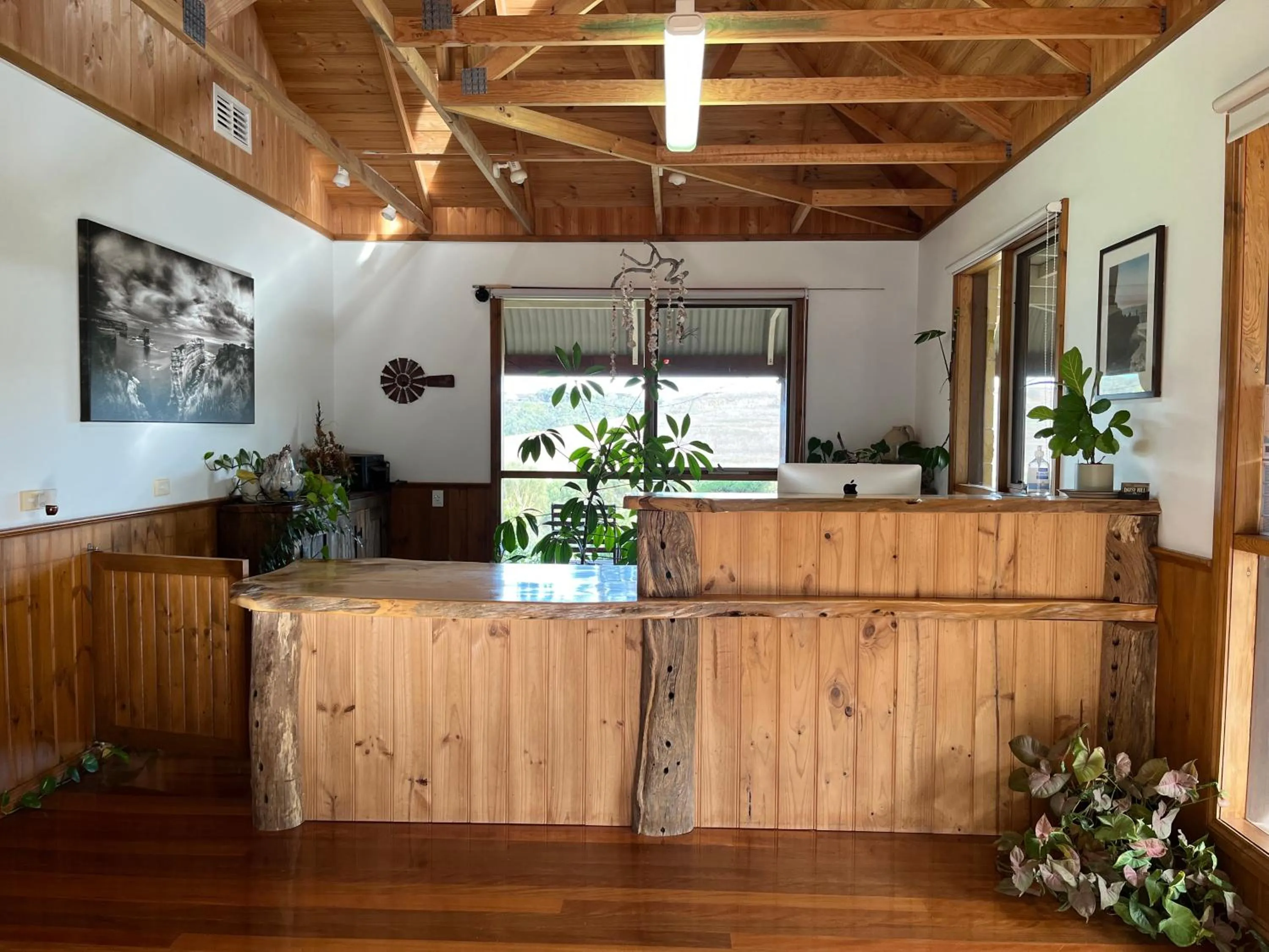 Lobby or reception in Daysy Hill Country Cottages