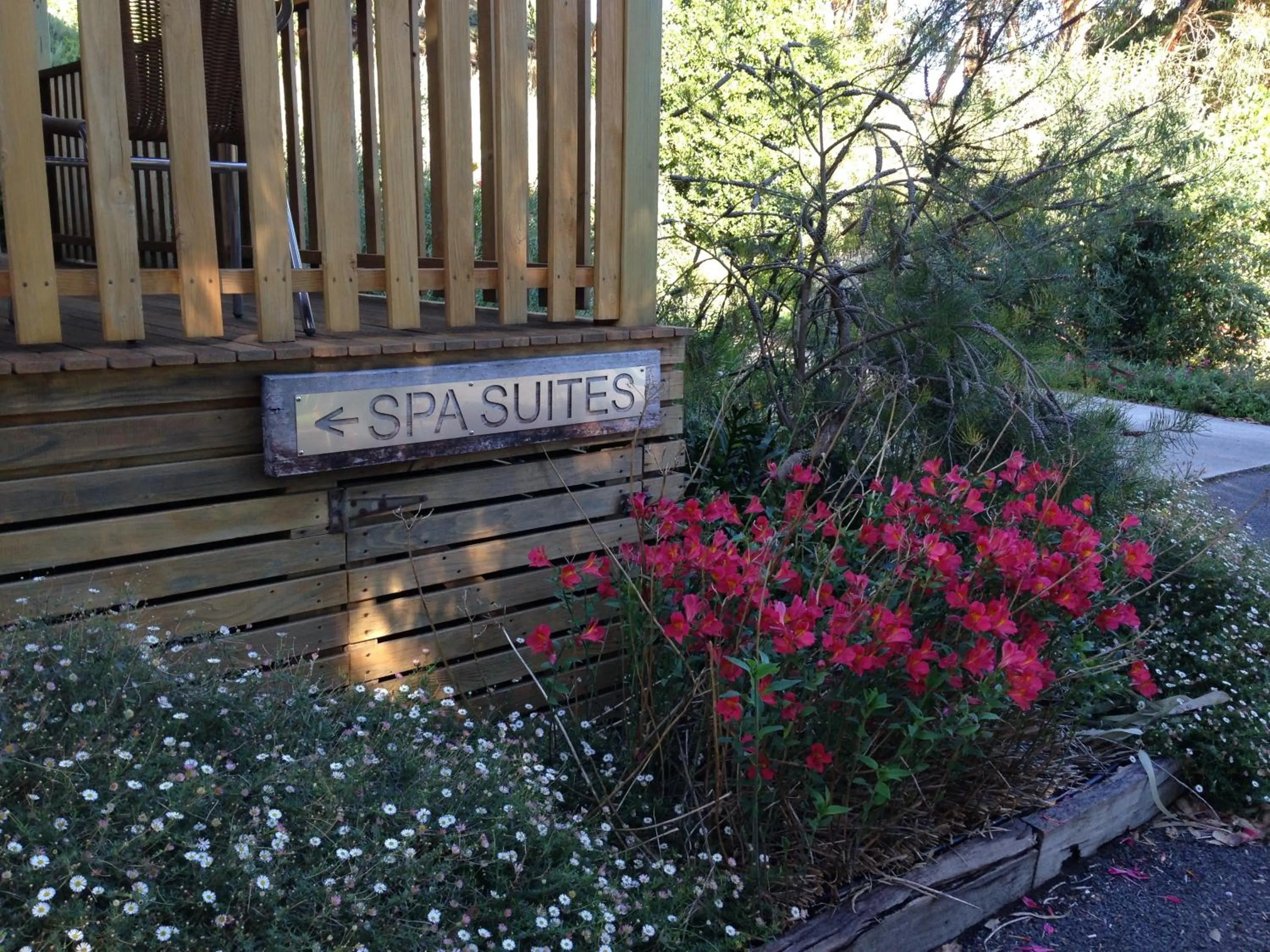 Property building in Daysy Hill Country Cottages