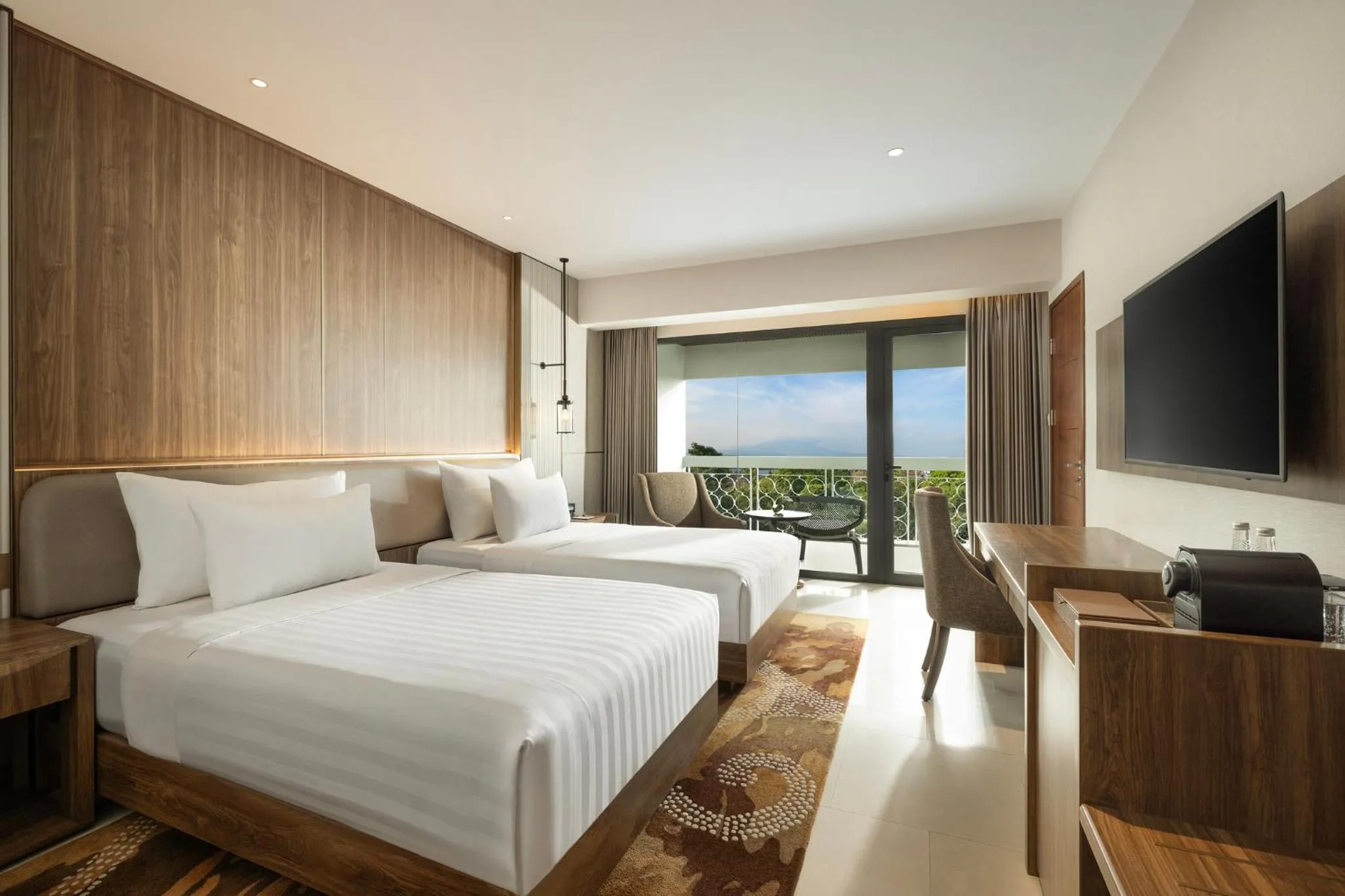 Bed in Royal Ambarrukmo Yogyakarta