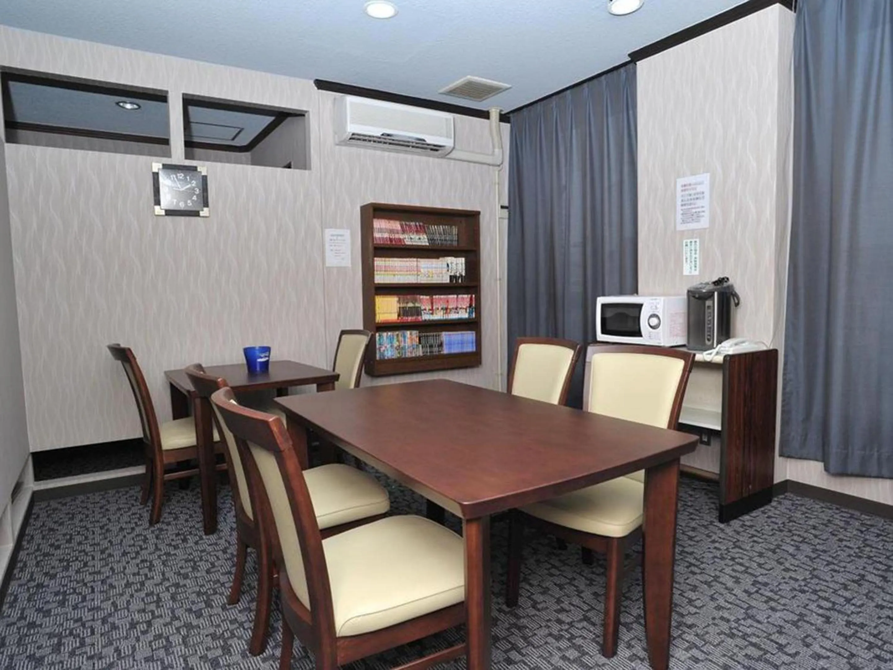 Area and facilities in First Inn Takamatsu