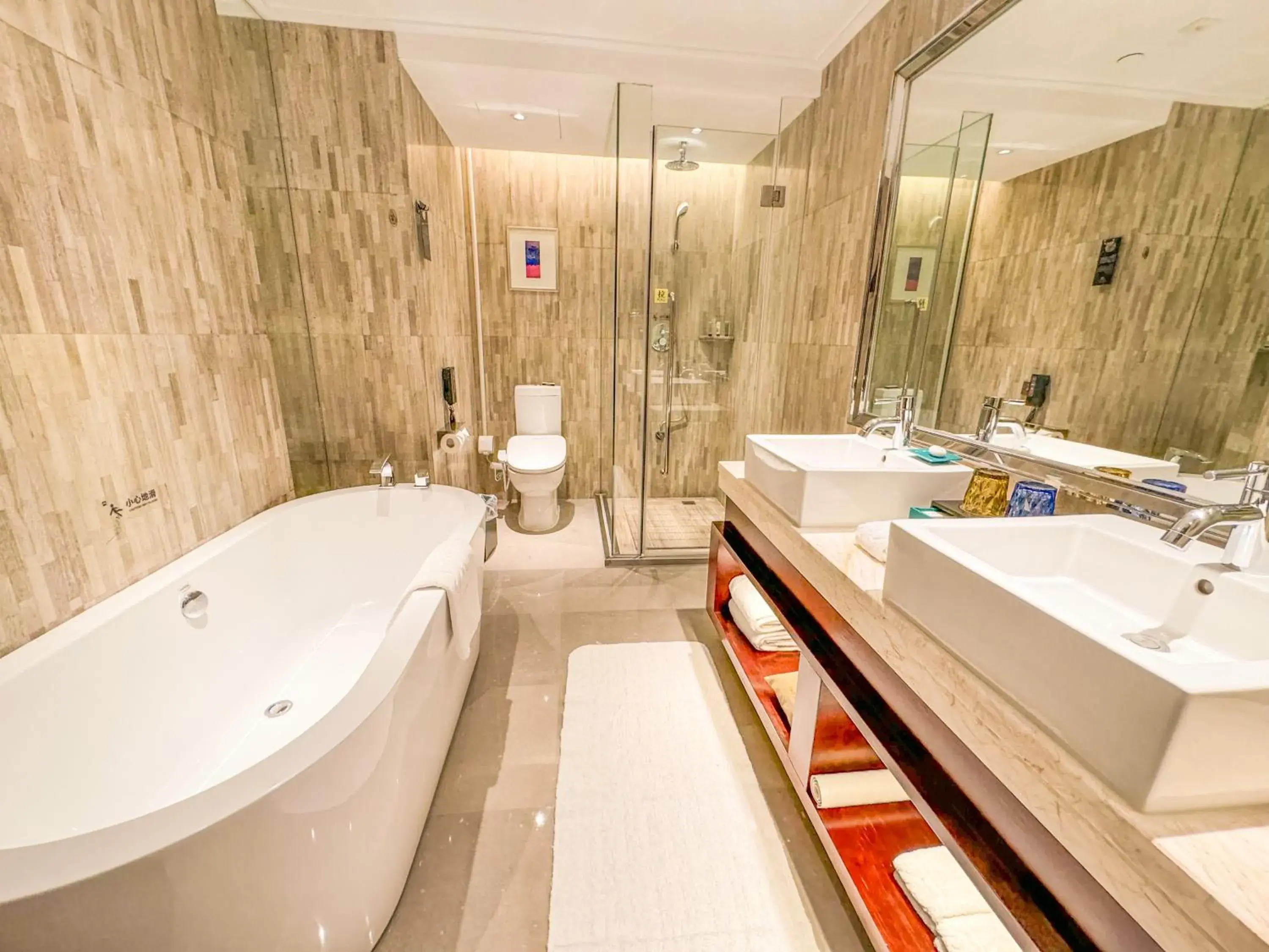 Business Twin Room in Grand Metropark Universal Dinosaur Town Hotel Business Twin Room in Grand Metropark Universal Dinosaur Town Hotel