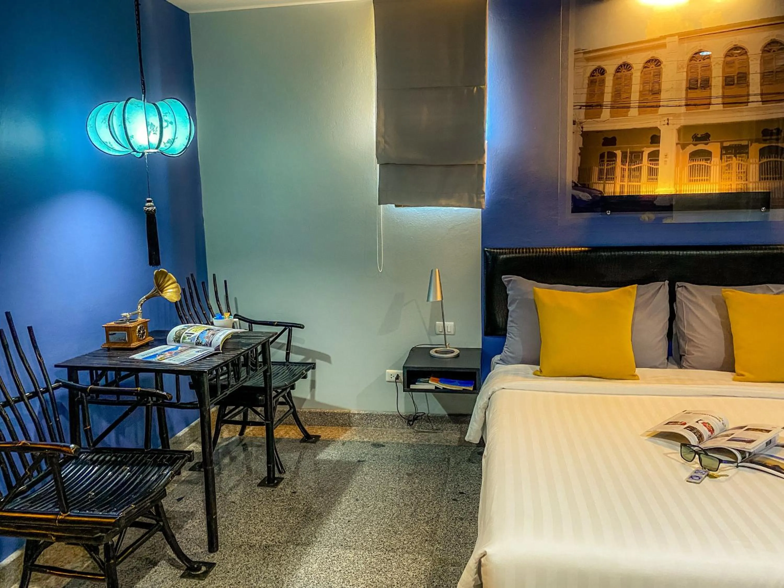 Living room, Bed in Sino Inn Phuket Hotel - SHA Plus