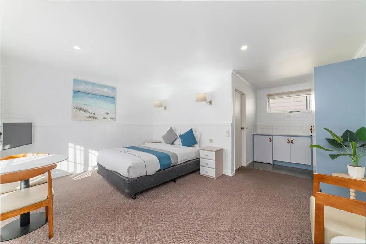 Executive Double Room with Spa Bath in Port Campbell Motor Inn Executive Double Room with Spa Bath in Port Campbell Motor Inn