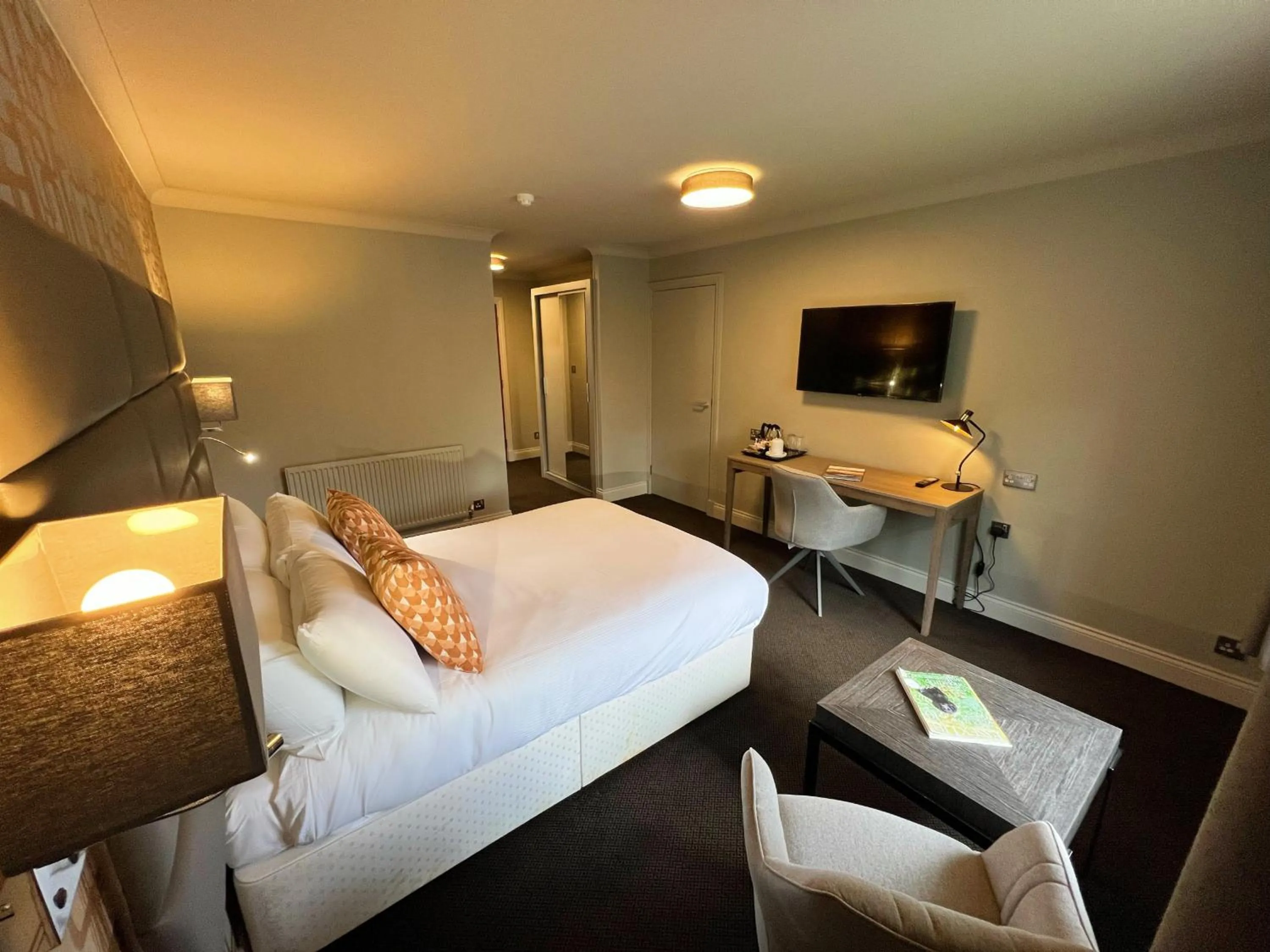 Photo of the whole room, Bed in The Essex Golf & Country Club Hotel