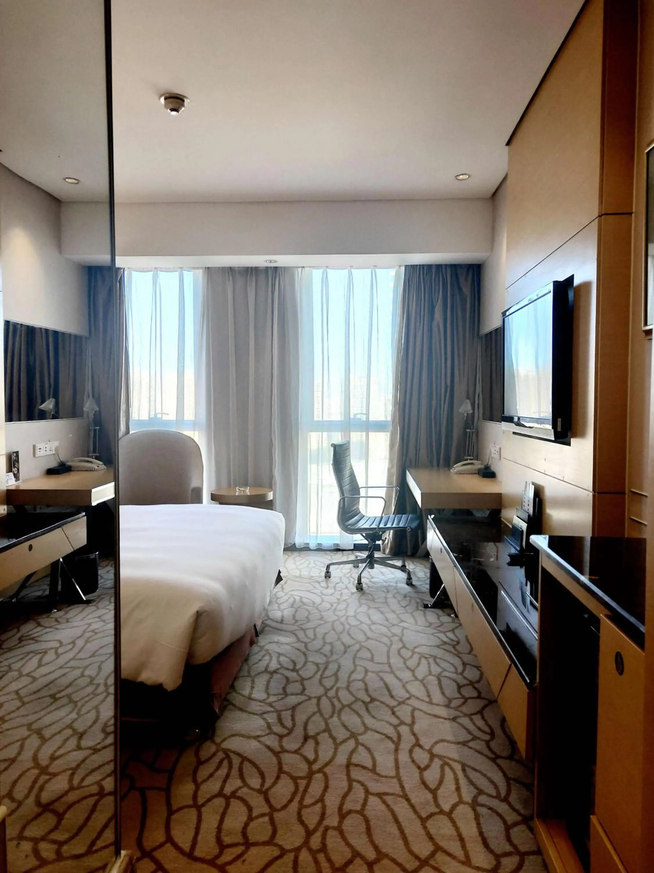 Bedroom, Bed in Radisson Hotel Tianjin Aqua City