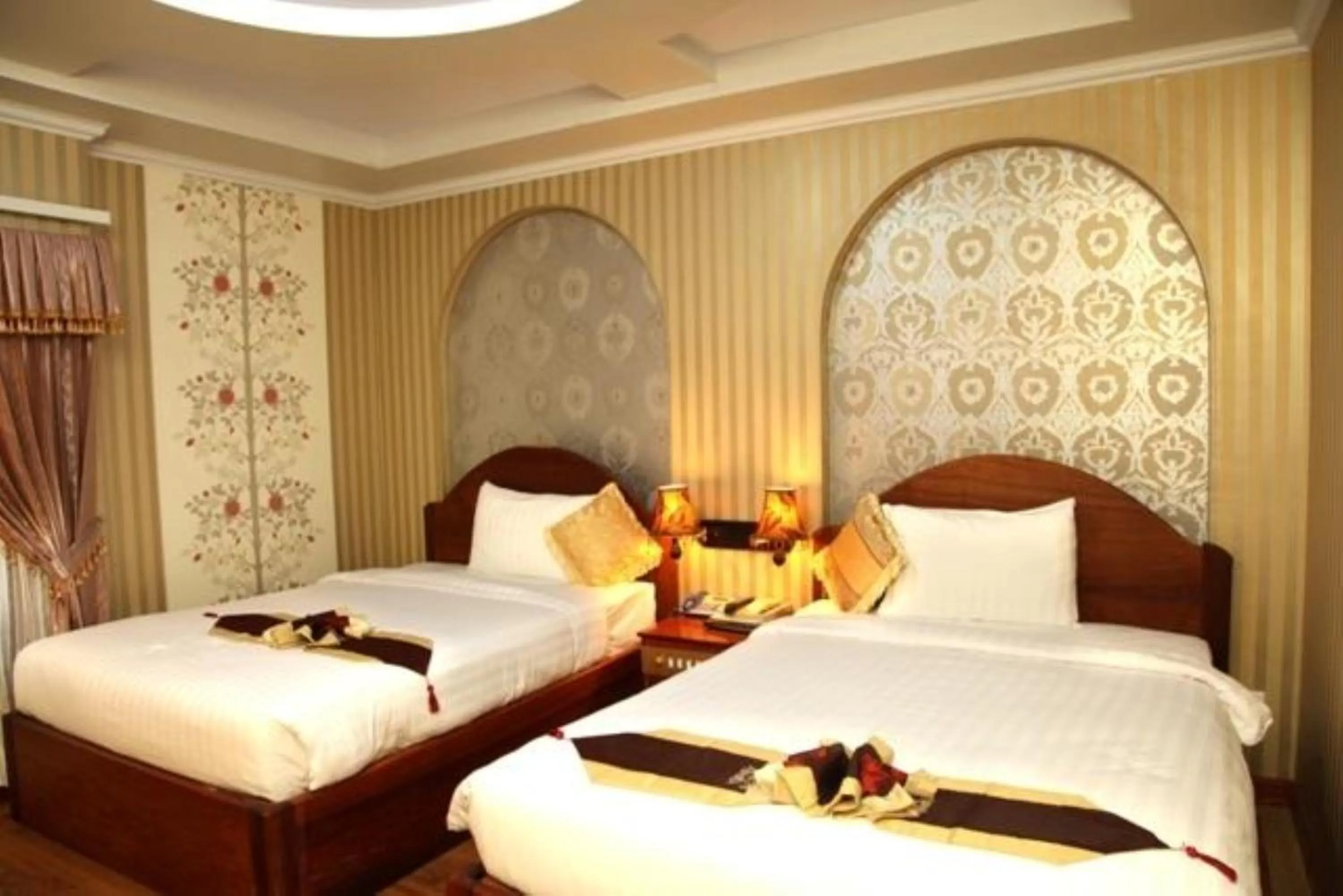 Bedroom in King Fy Hotel