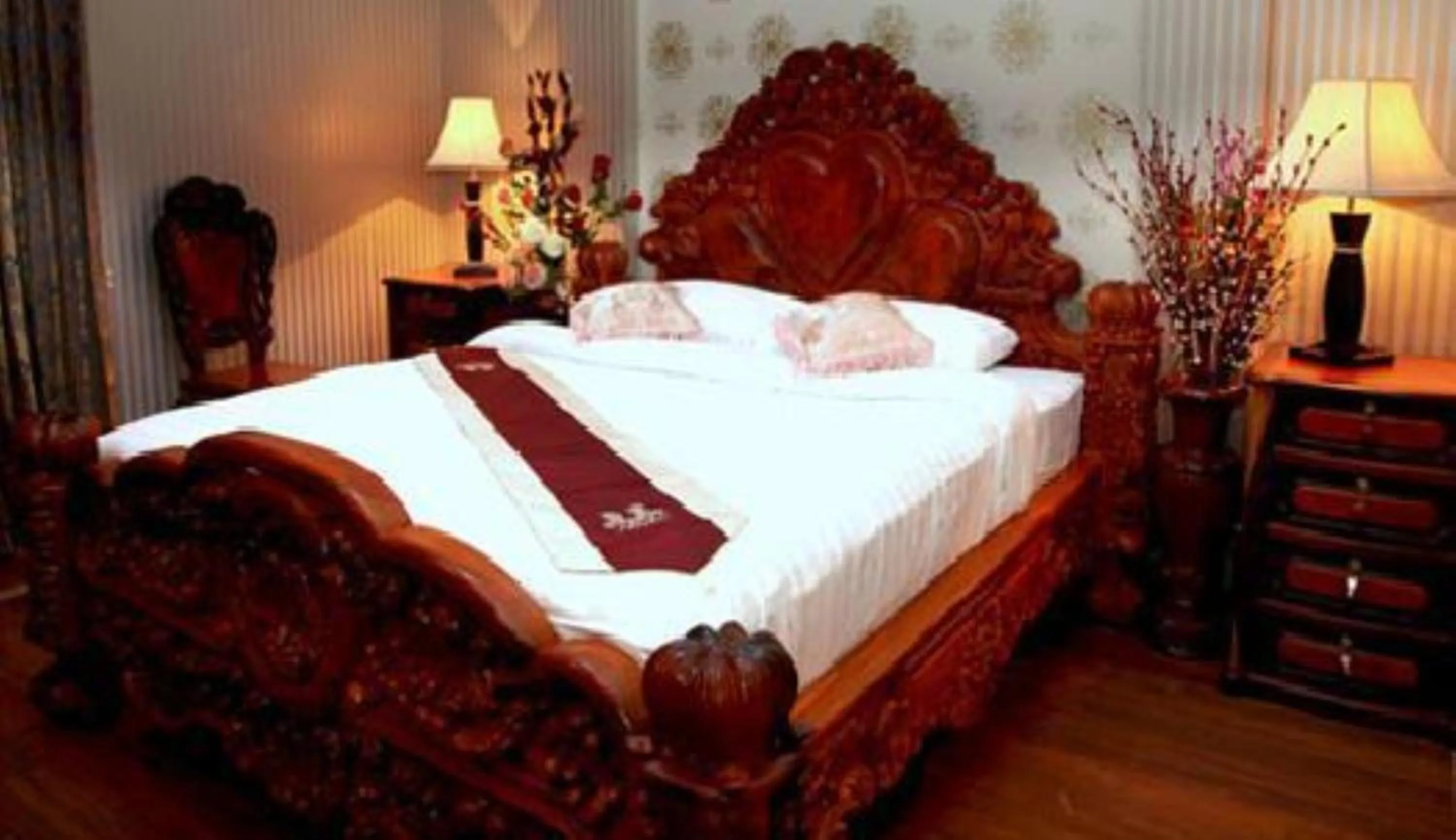 Bedroom in King Fy Hotel