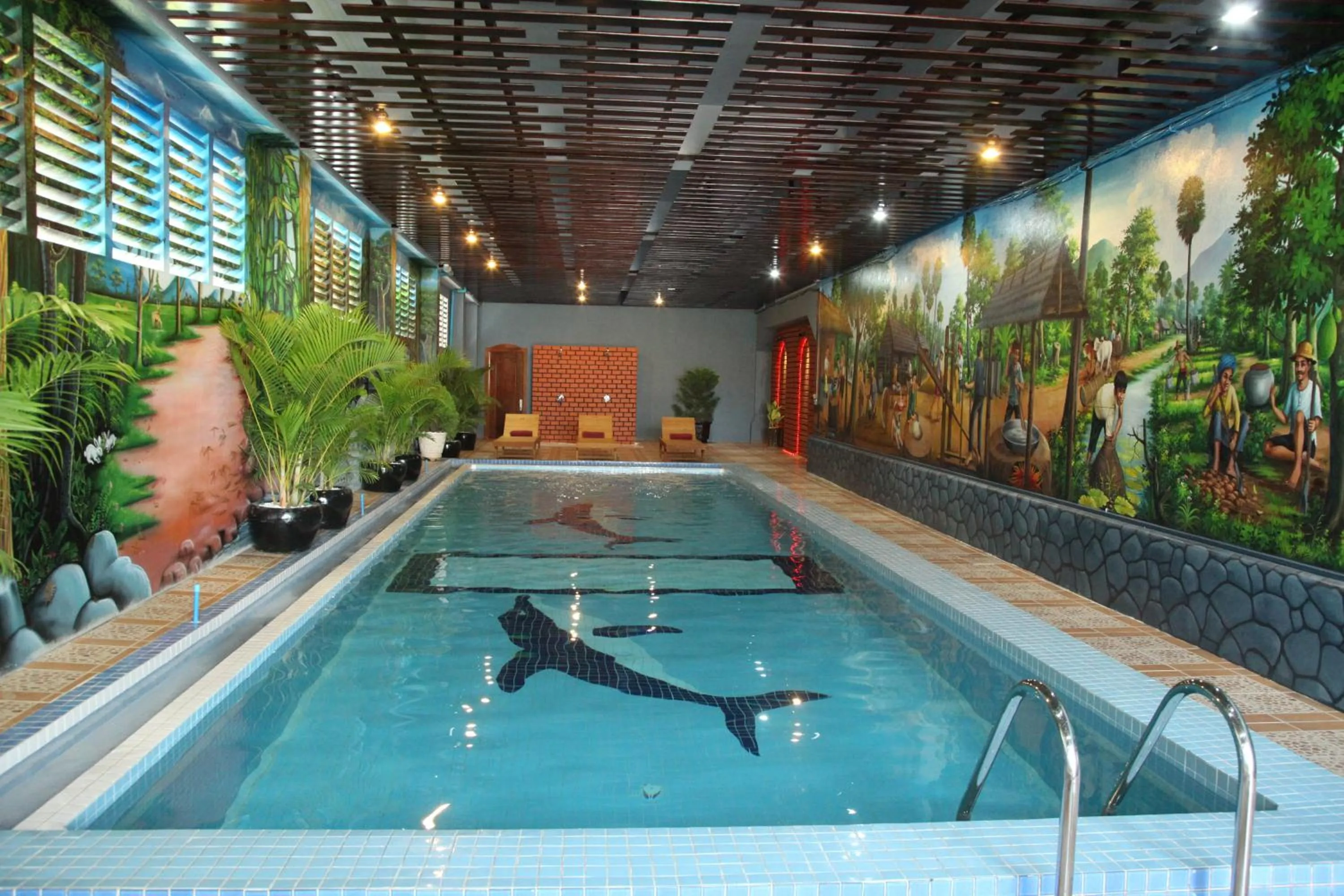 Swimming pool in King Fy Hotel