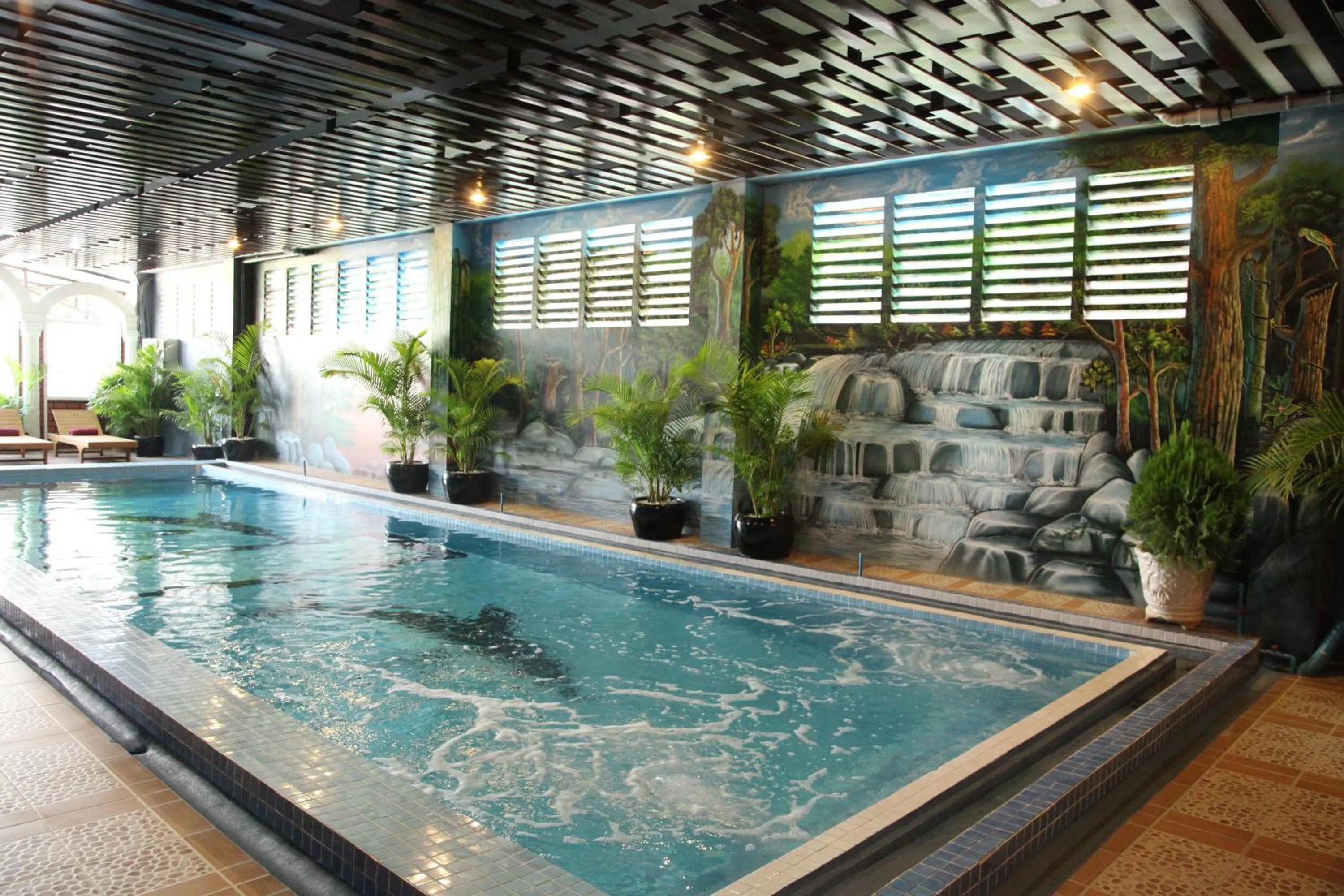 Swimming pool in King Fy Hotel